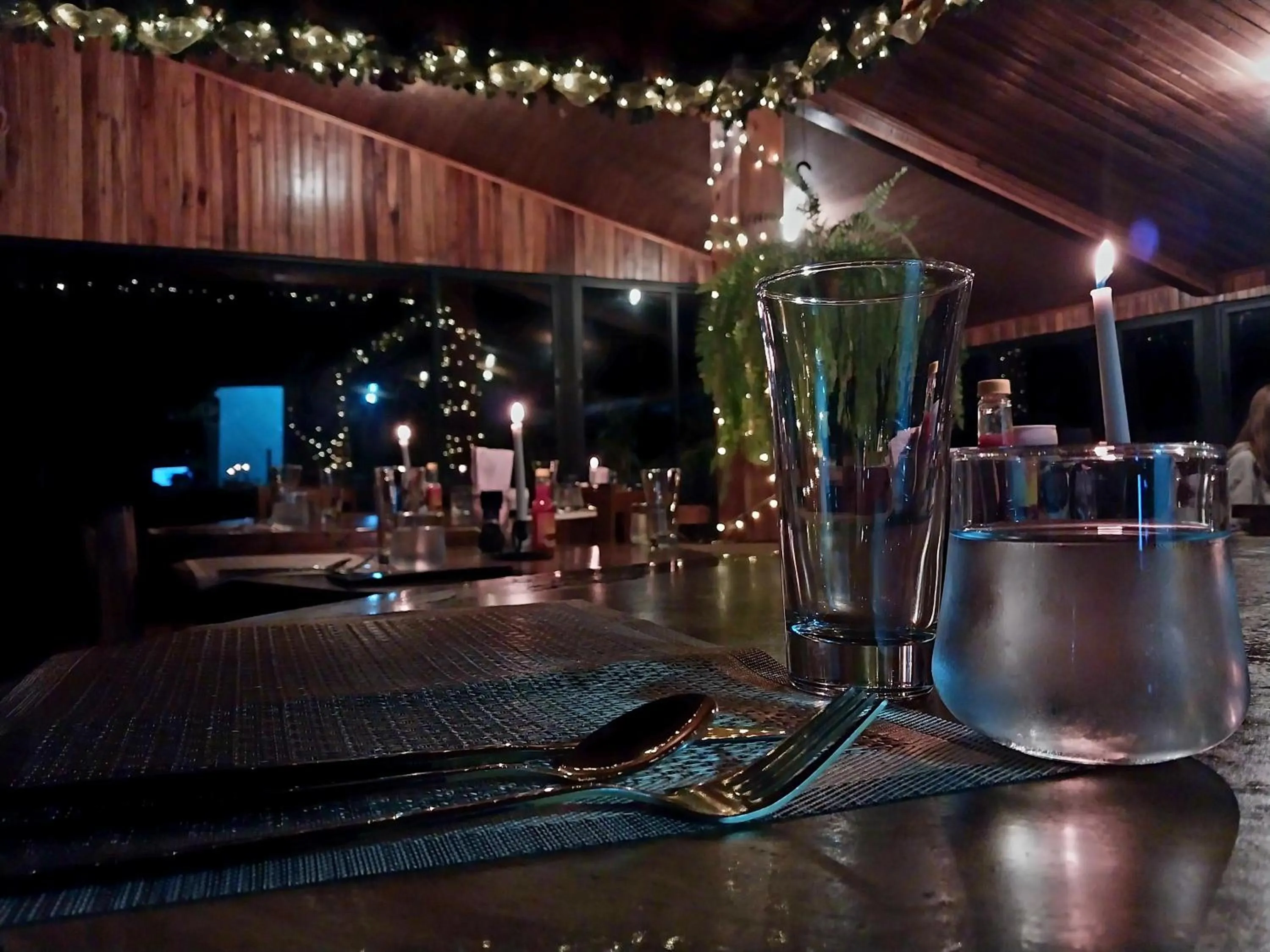 Restaurant/places to eat in Belcruz family lodge