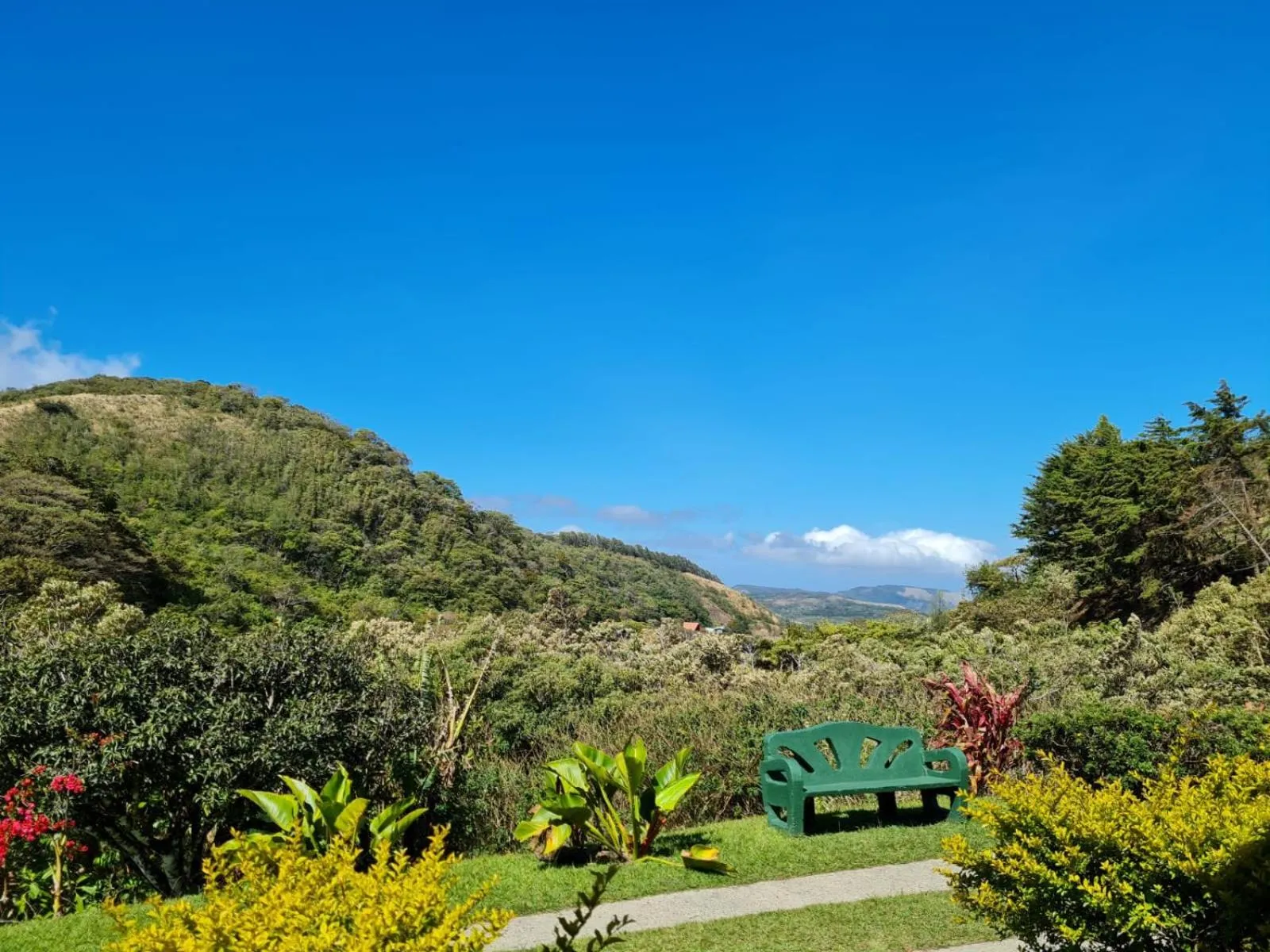 Garden view in Belcruz family lodge