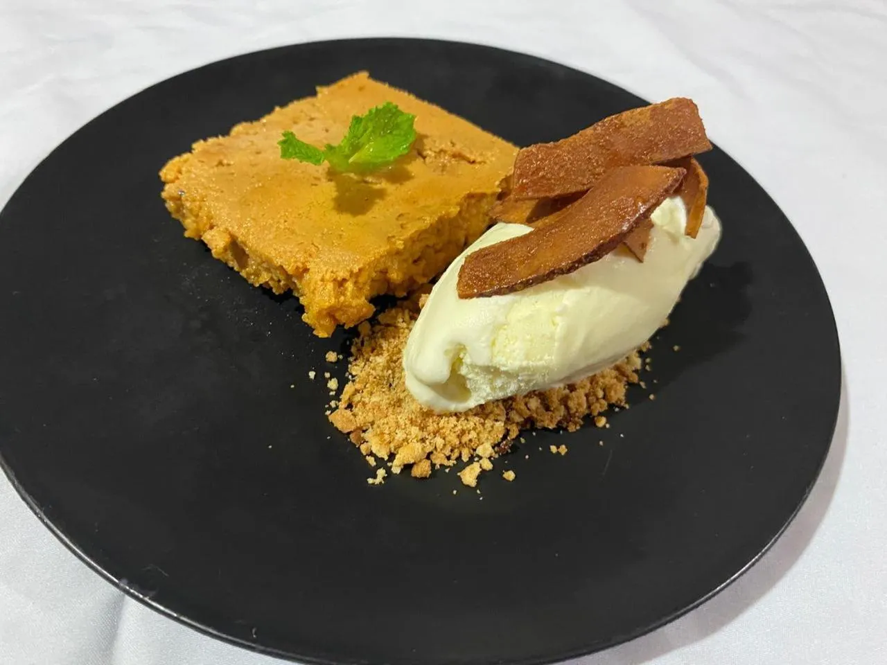 Restaurant/places to eat in Belcruz family lodge