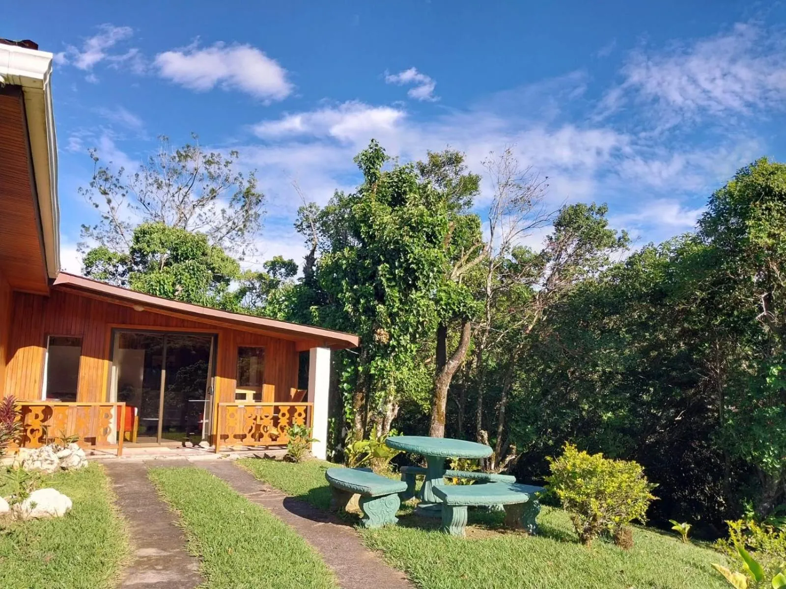 Mountain view in Belcruz family lodge