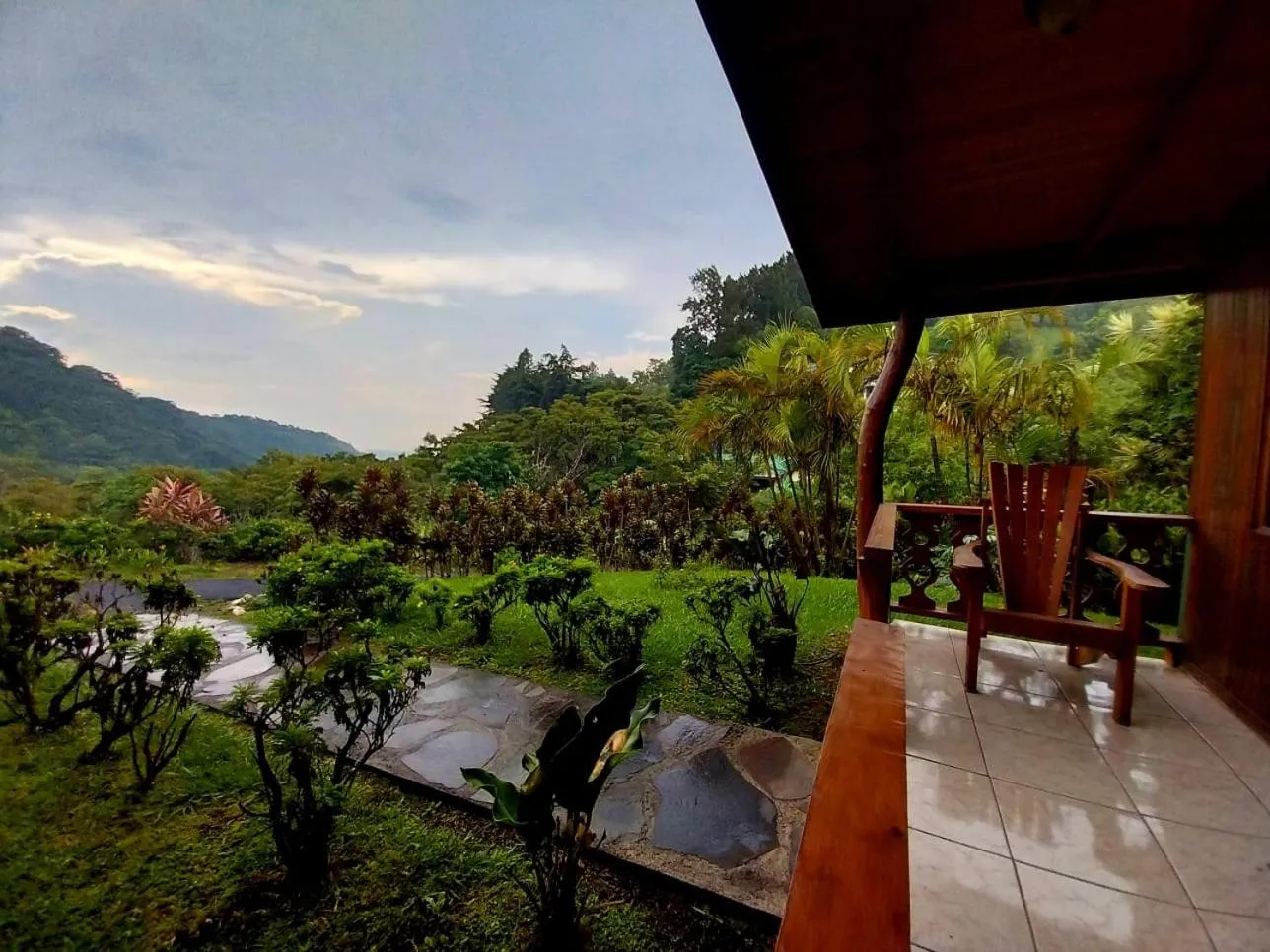 Summer in Belcruz family lodge