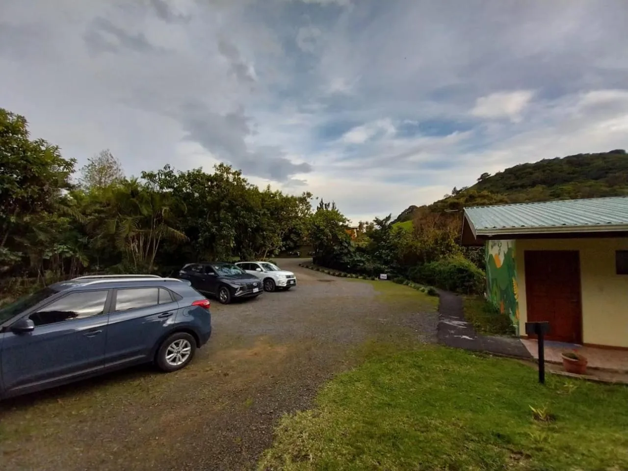 Parking in Belcruz family lodge