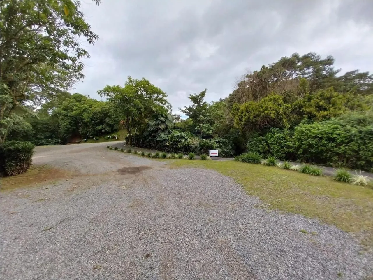 Parking in Belcruz family lodge