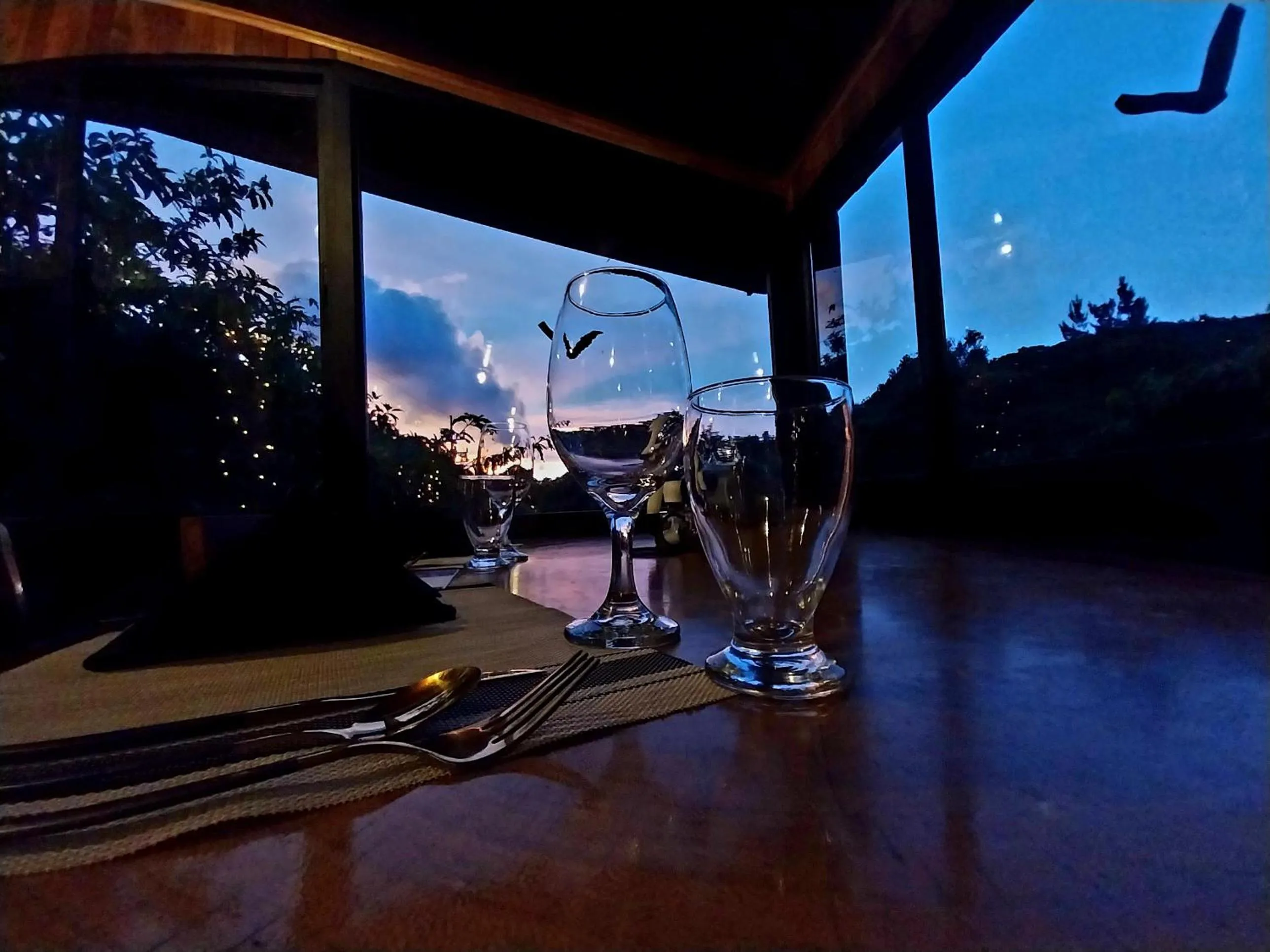 Restaurant/places to eat in Belcruz family lodge