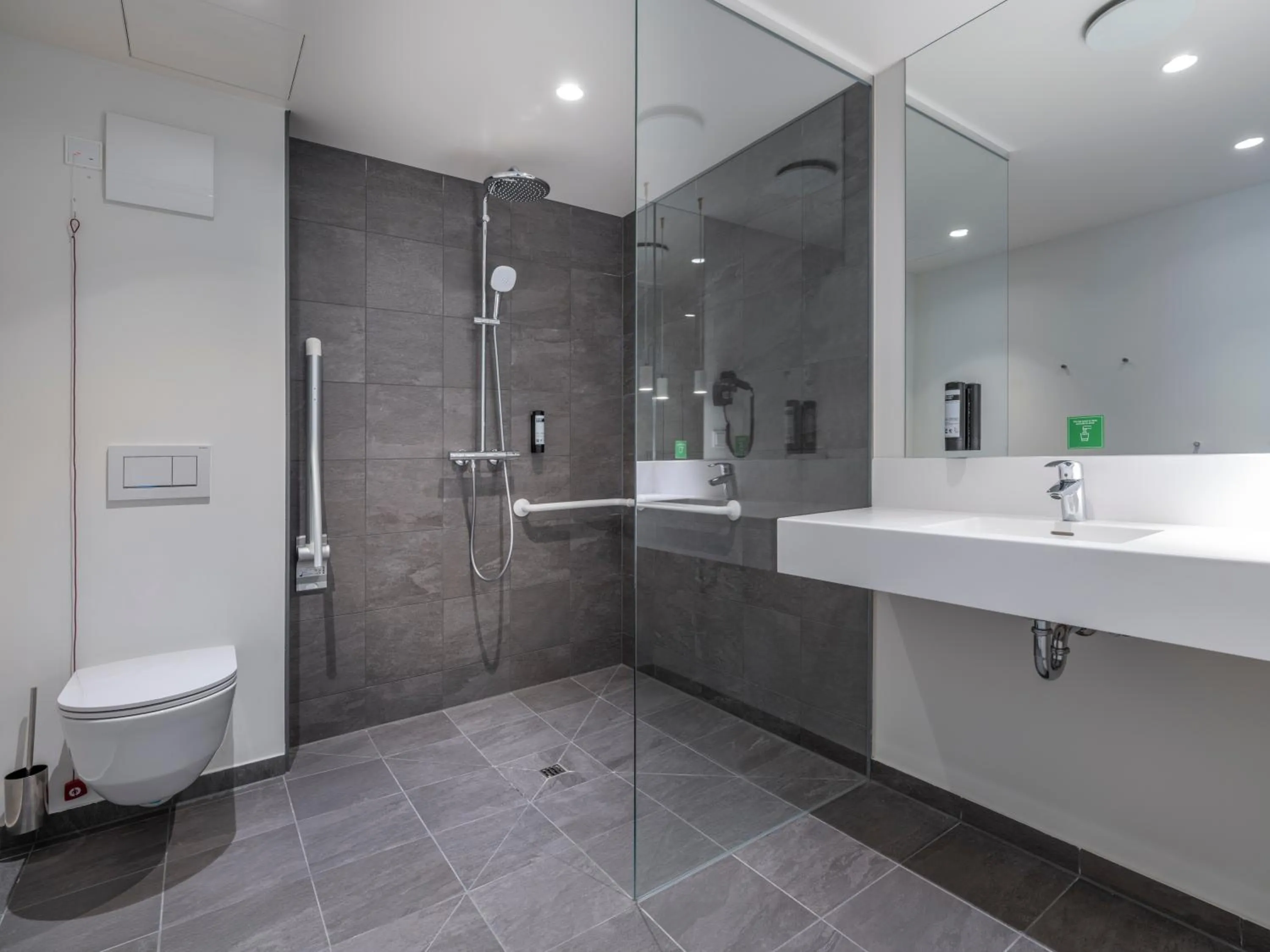 Bathroom in Zleep Hotel Hamburg Volkspark