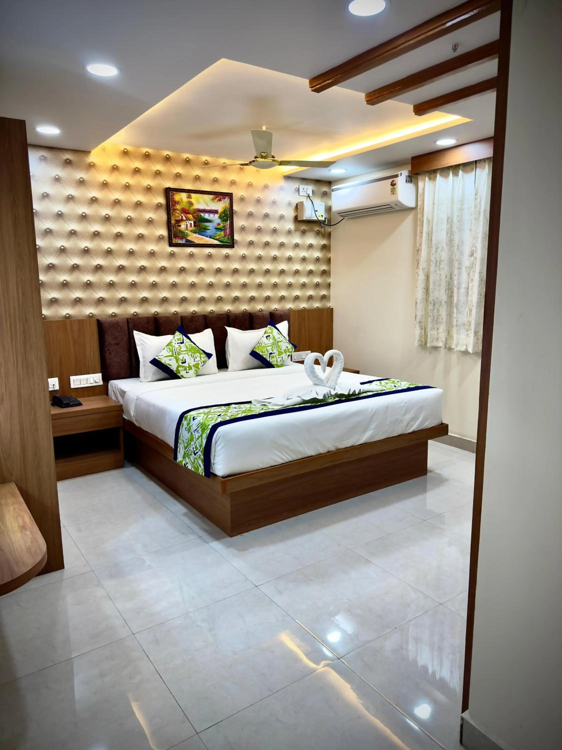 Bedroom, Bed in Hotel Deccan Park