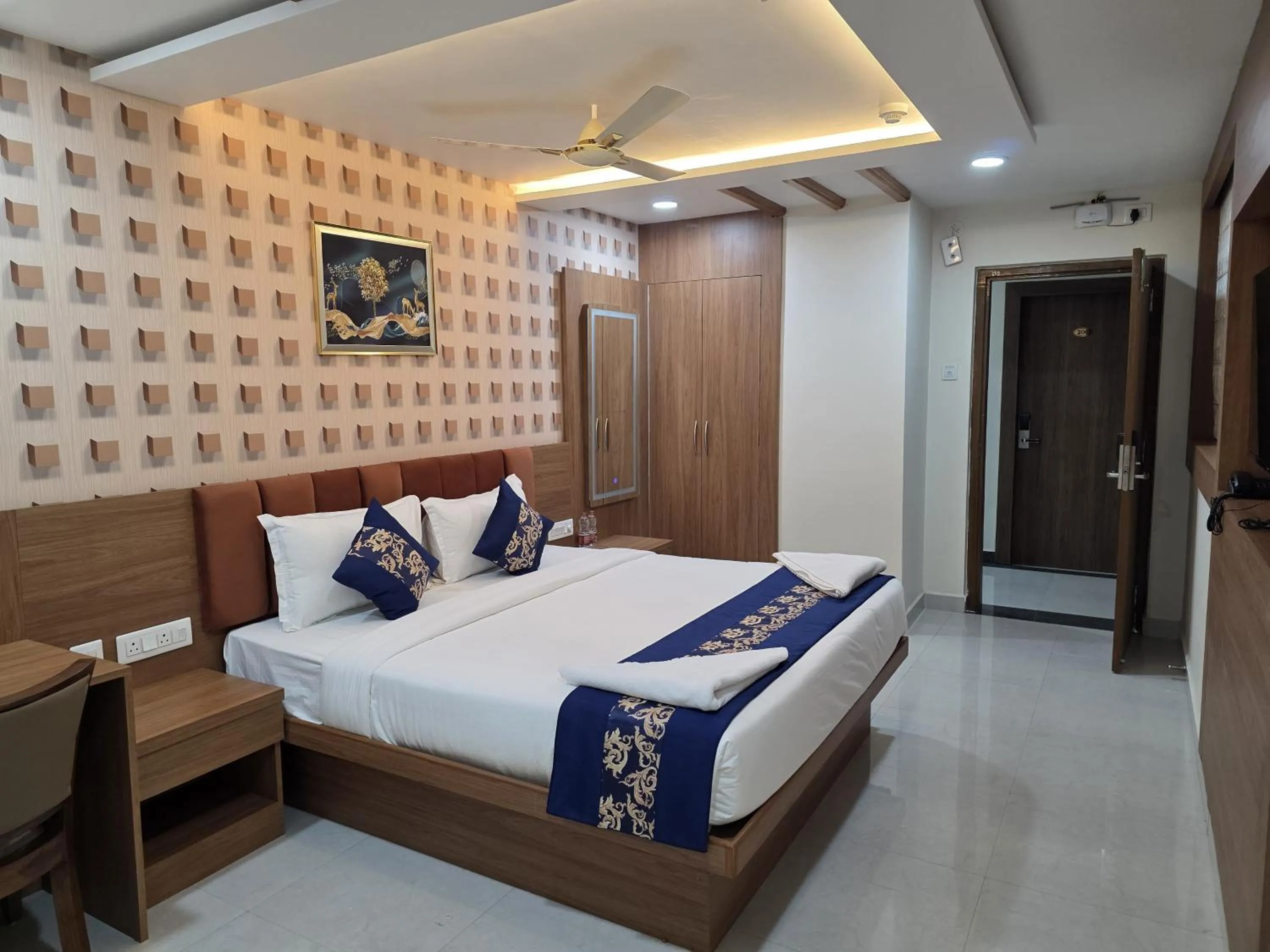 Bedroom, Bed in Hotel Deccan Park