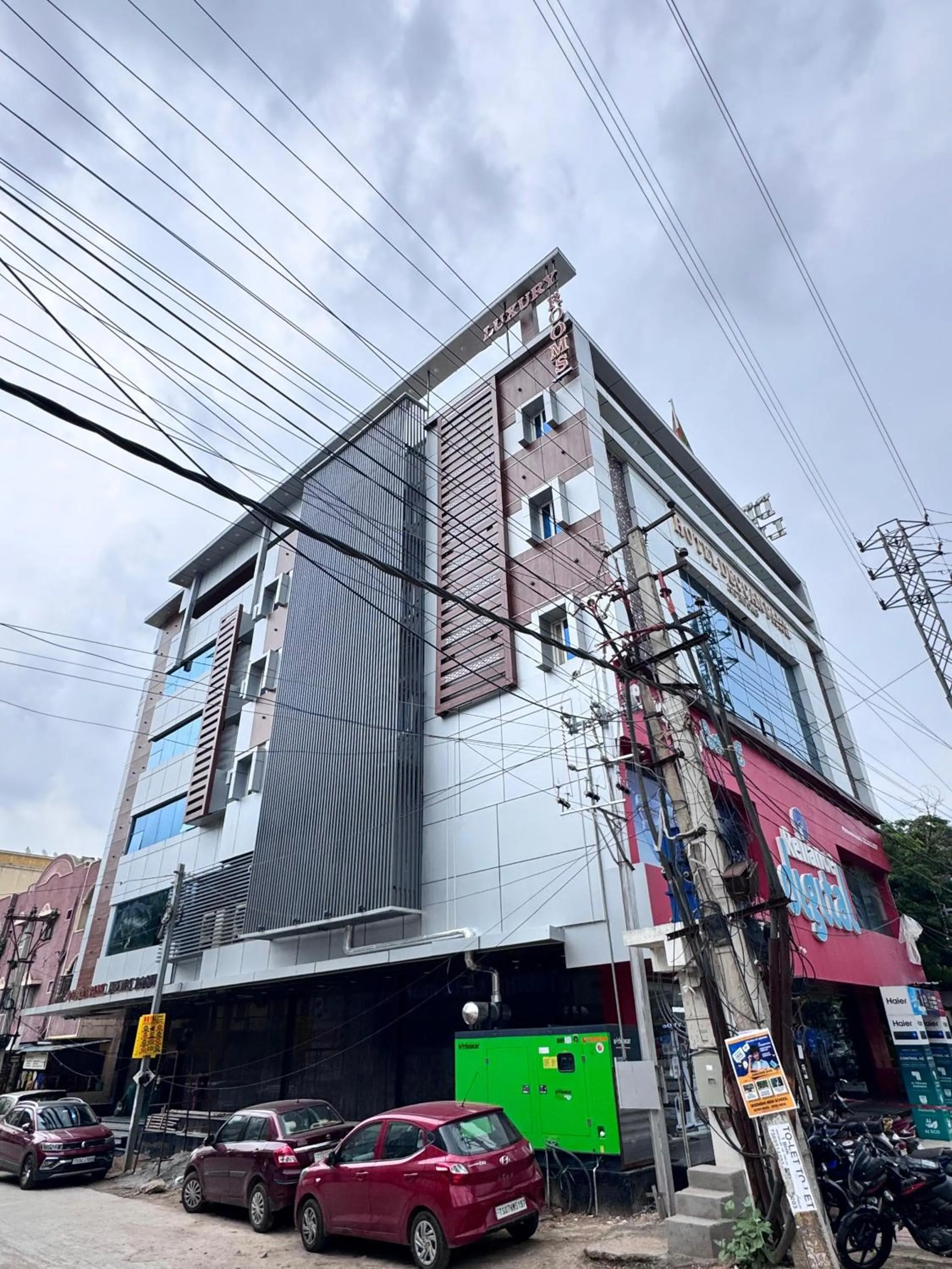 Property building in Hotel Deccan Park