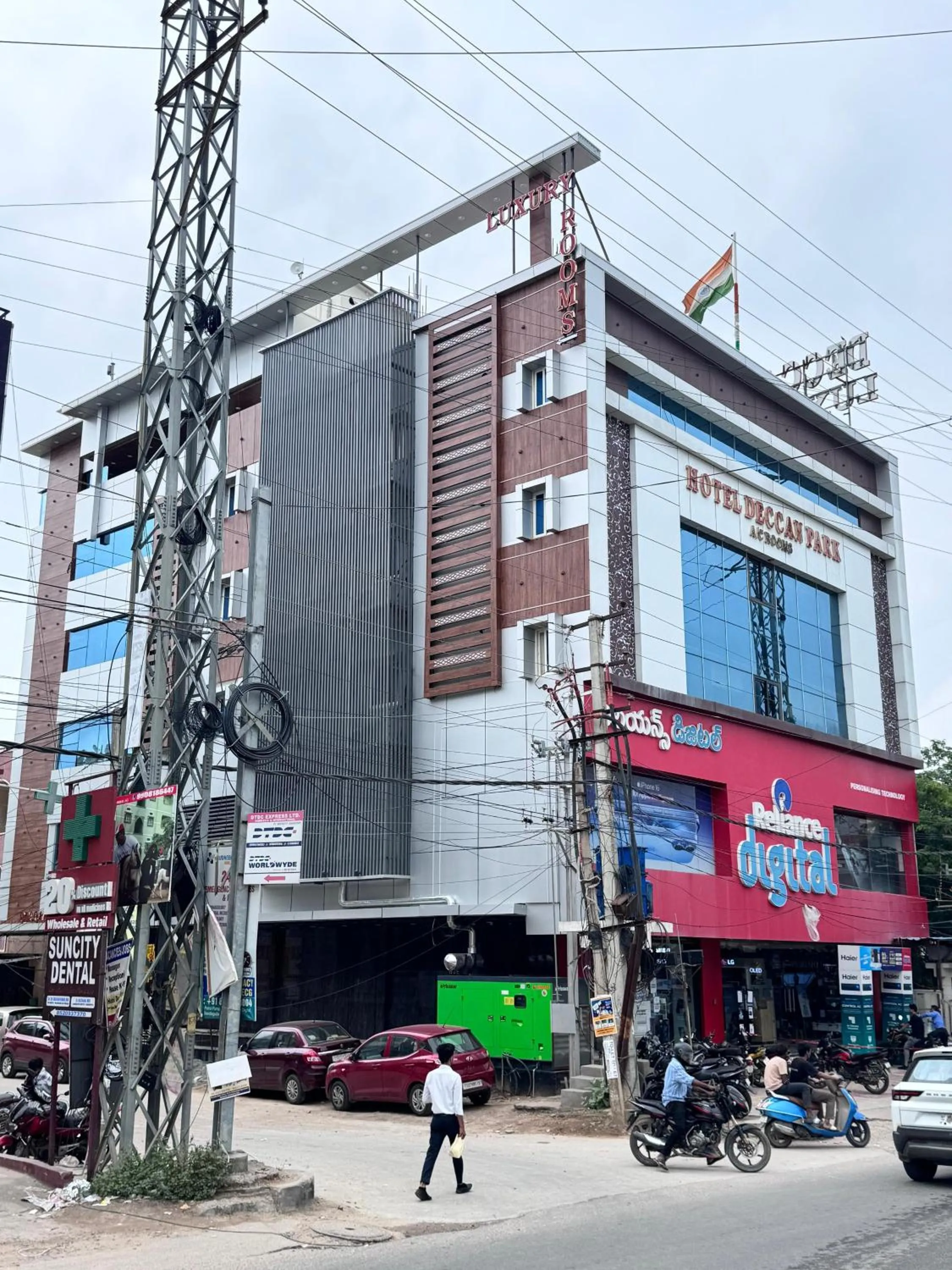 Property building in Hotel Deccan Park