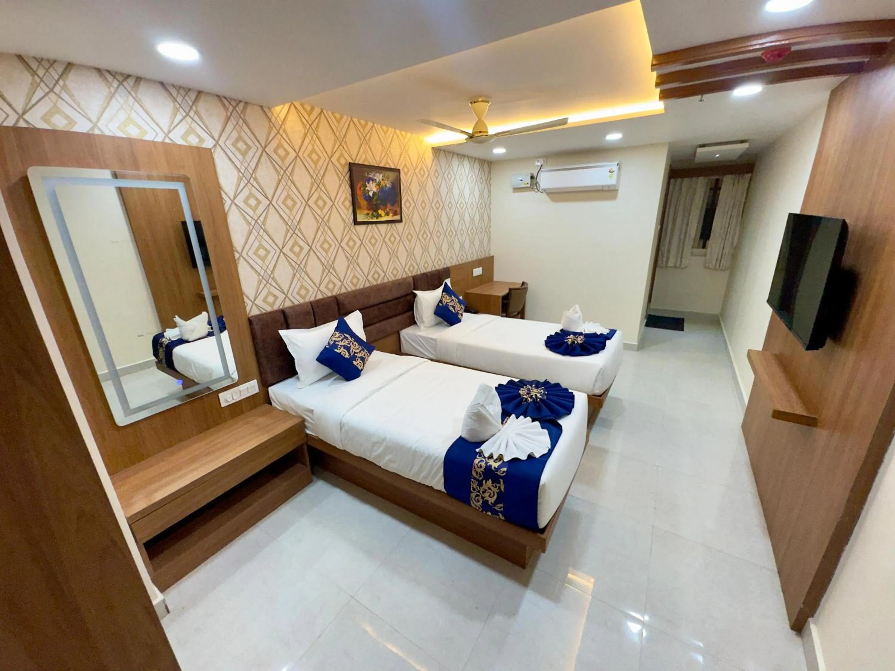 TV and multimedia, Bed in Hotel Deccan Park