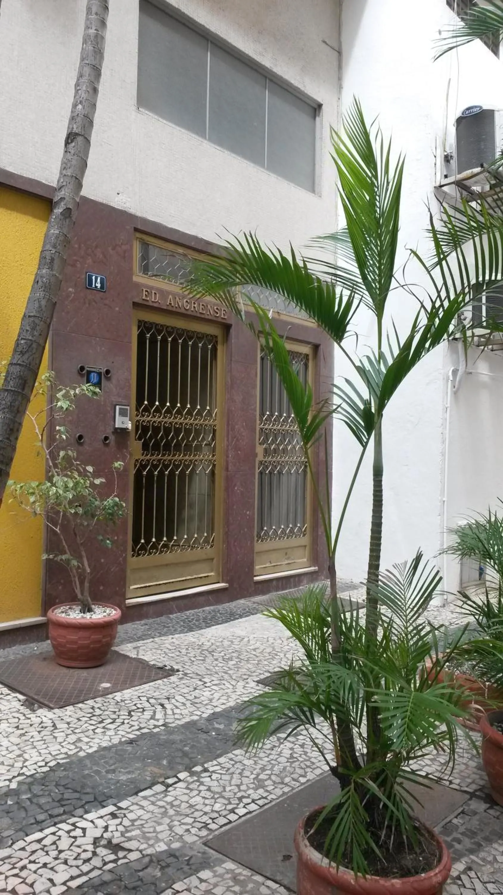 Facade/entrance in Copacabana Etrusco Apartment