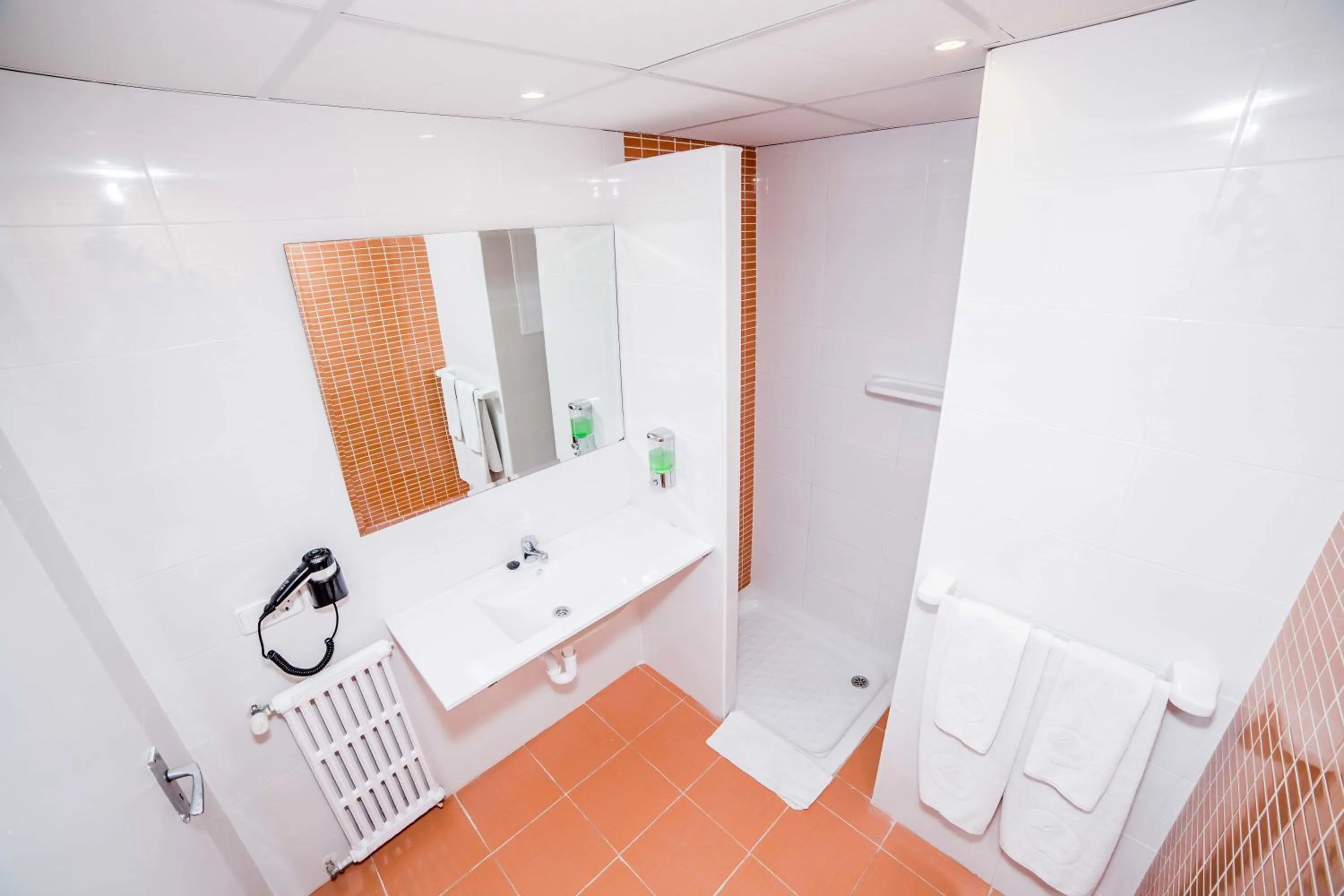 Bathroom in Pierre & Vacances Mallorca Deya - Adults recommended