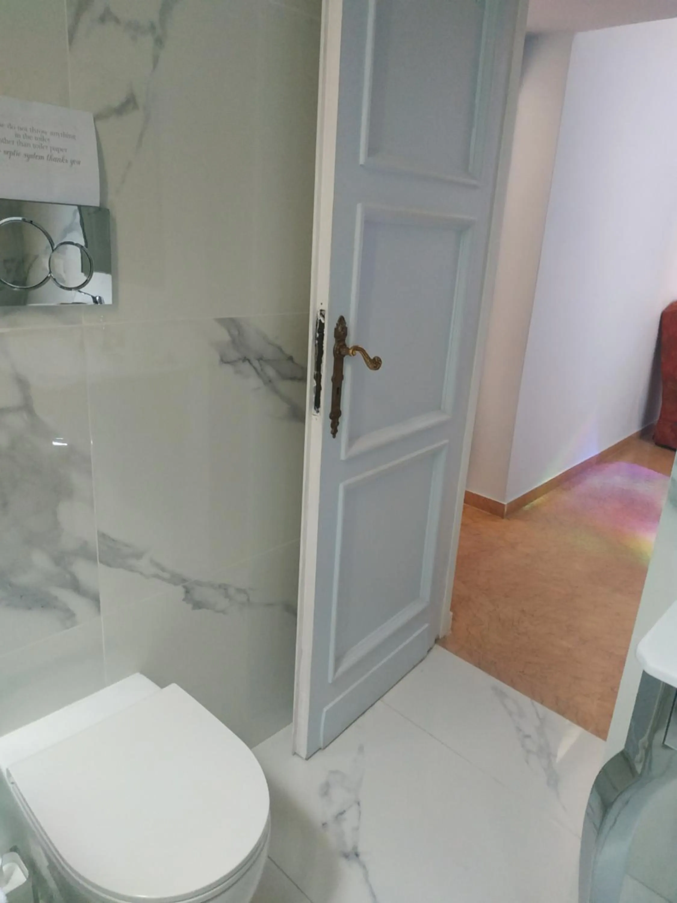 Bathroom in Around The Corner Colosseo B&B