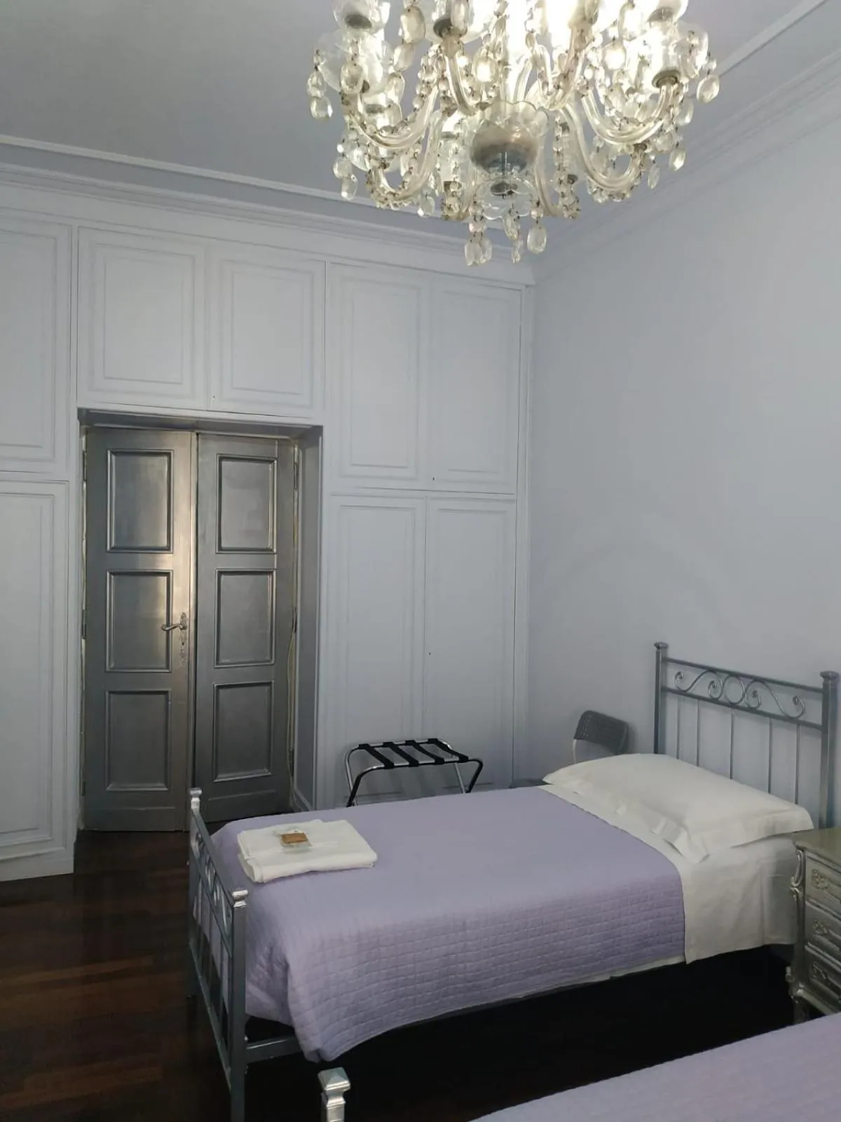 Bedroom, Bed in Around The Corner Colosseo B&B