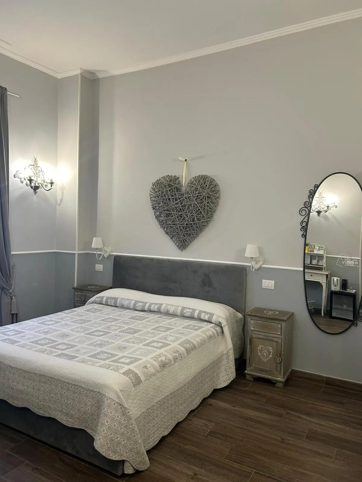 Bedroom, Bed in Ale & Niki's Home