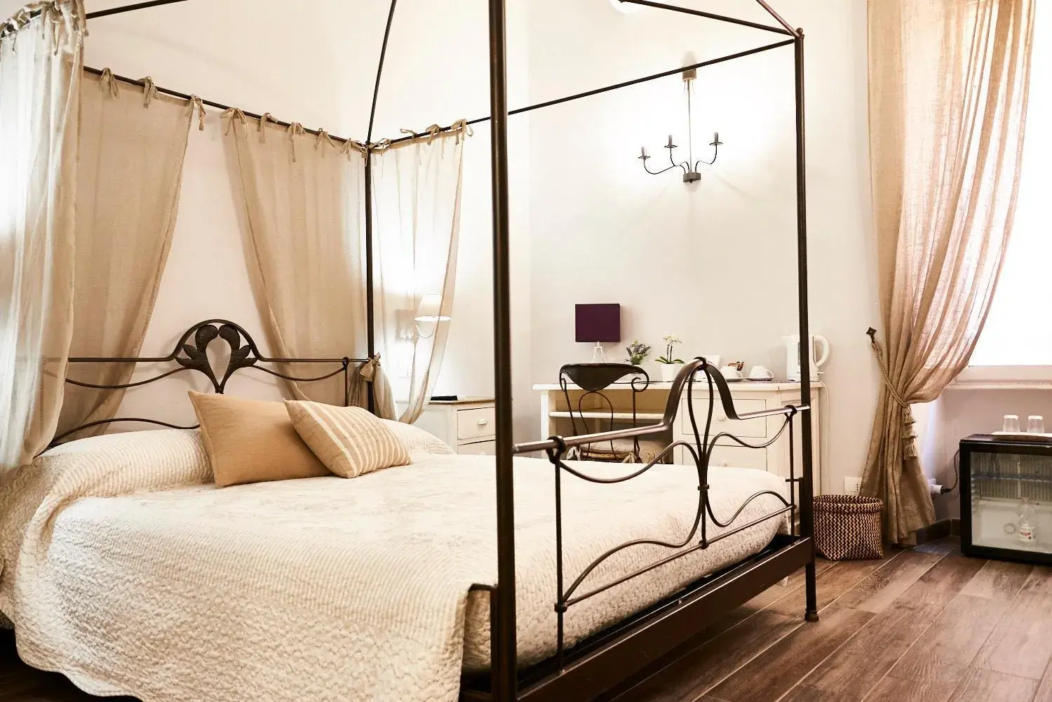 Deluxe Double Room - single occupancy in Ale & Niki's Home Deluxe Double Room - single occupancy in Ale & Niki's Home