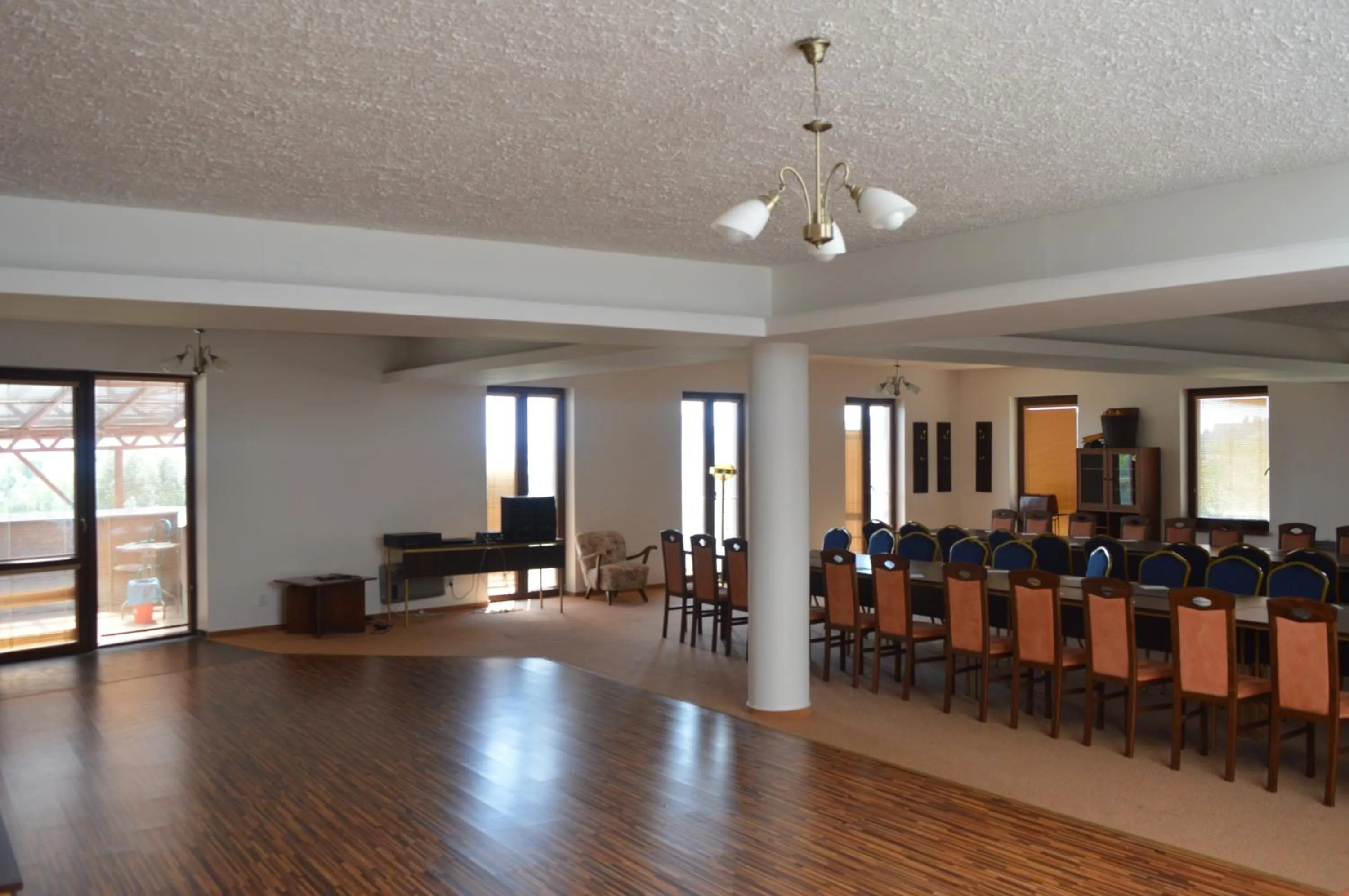 Communal lounge/ TV room in Hotel Felicia