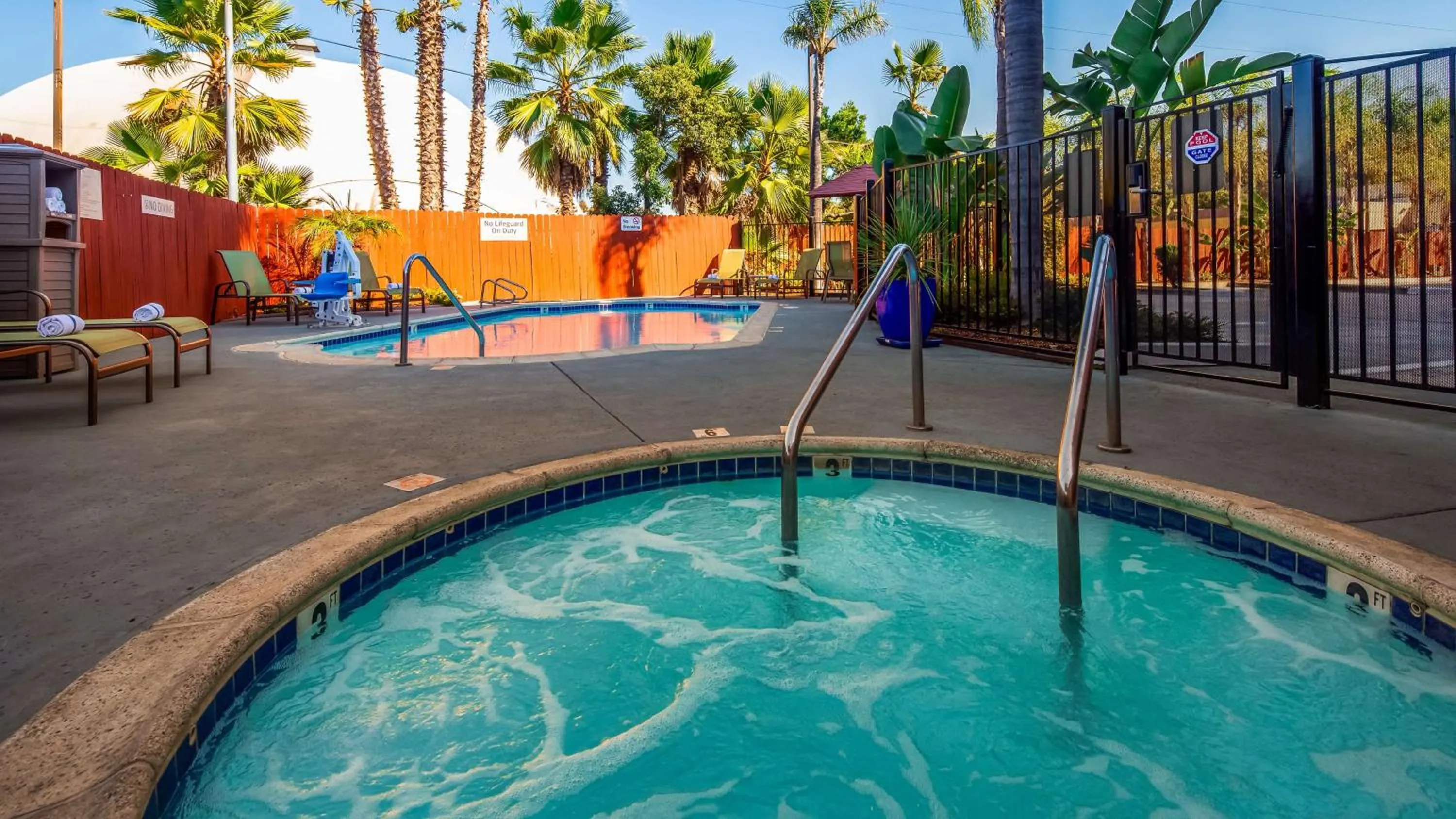 Pool view in Best Western PLUS La Mesa San Diego