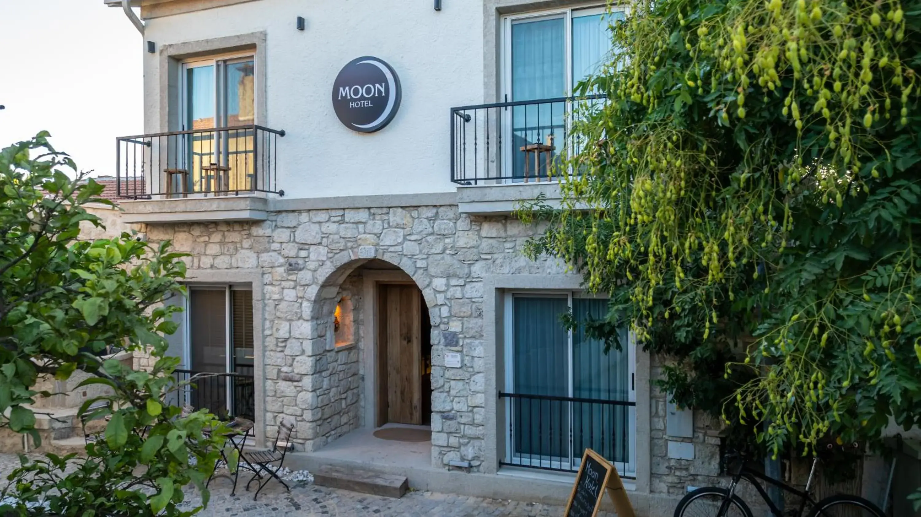 Property building in Moon Hotel Alaçatı Property building in Moon Hotel Alaçatı