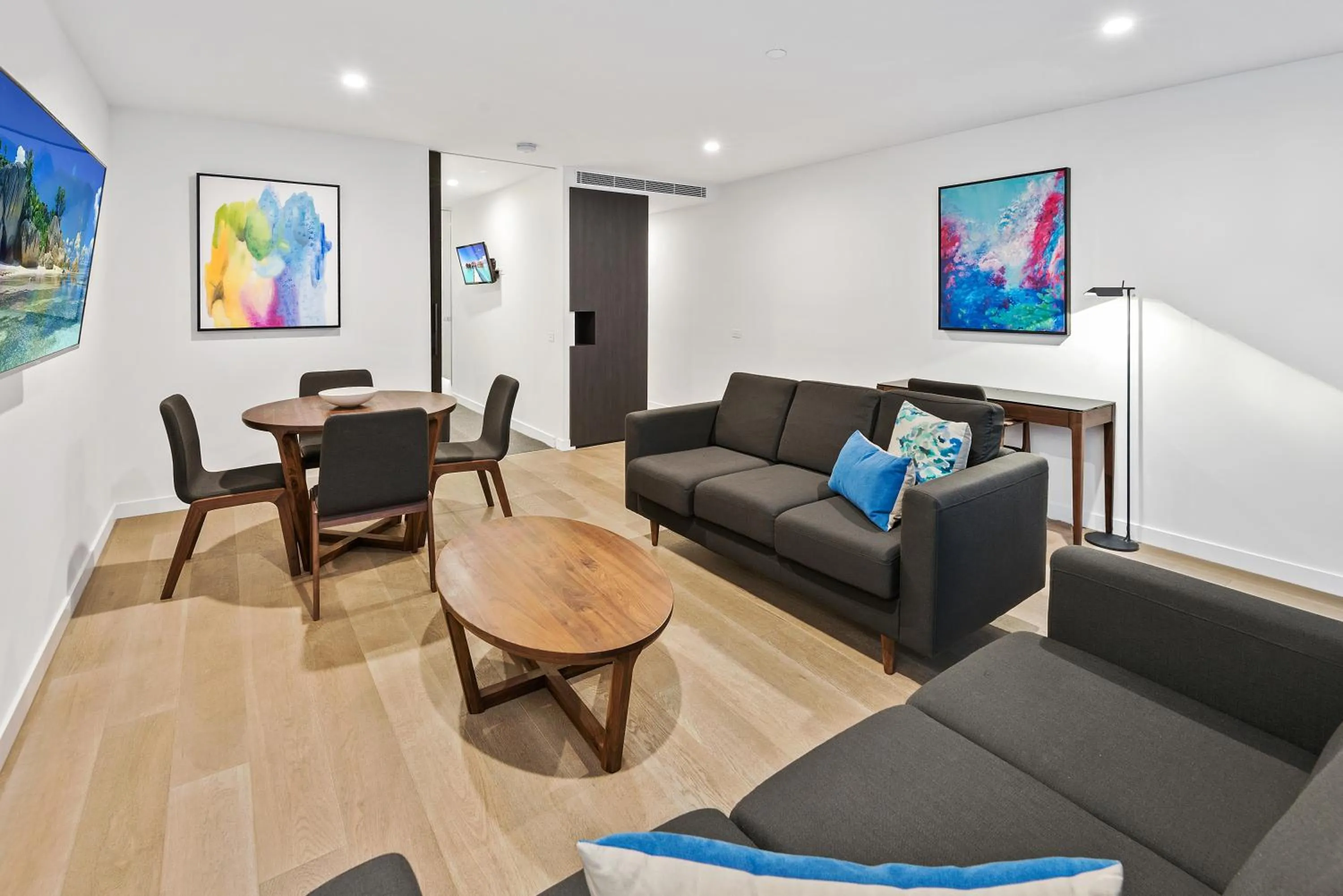 TV and multimedia in District South Yarra