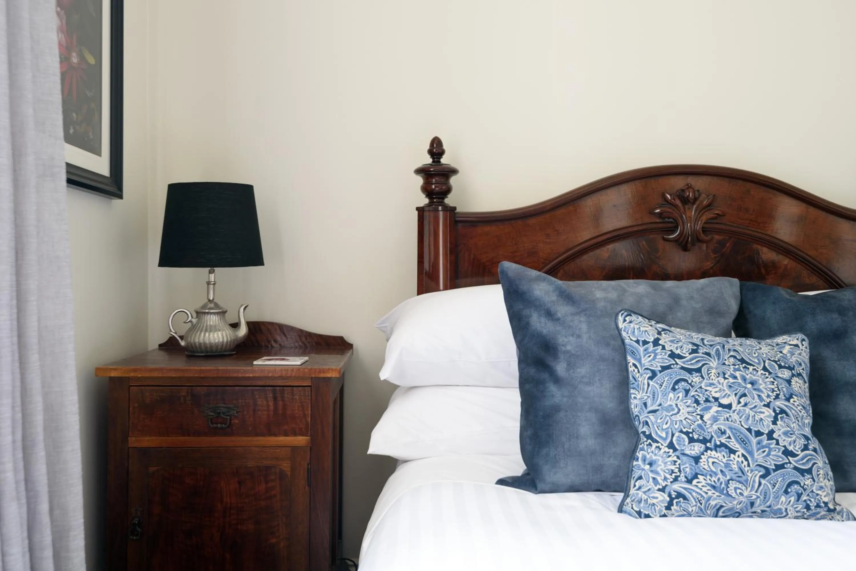 Bed in Albert Hotel Daylesford