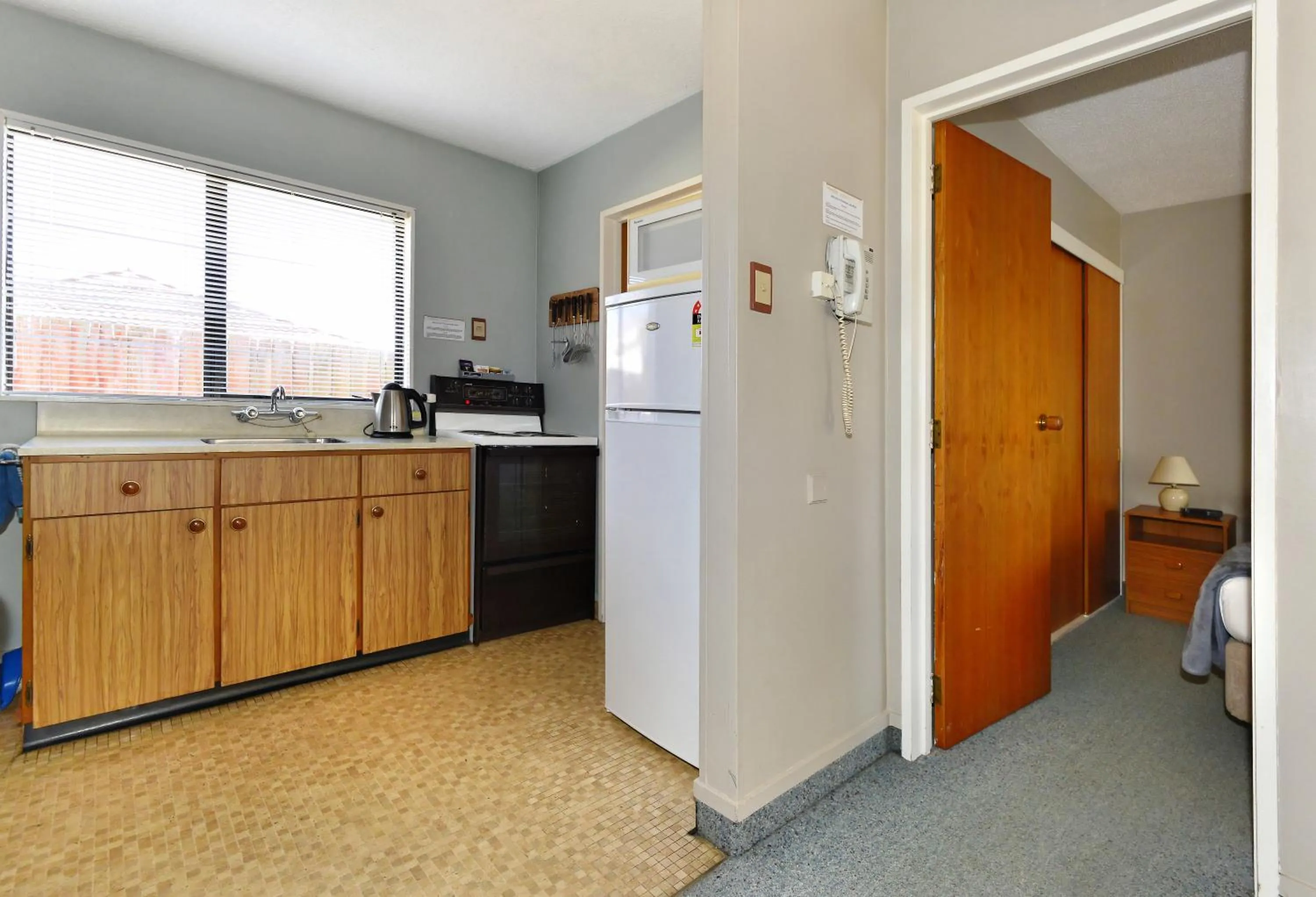 Kitchen or kitchenette in Classique Lodge Motel