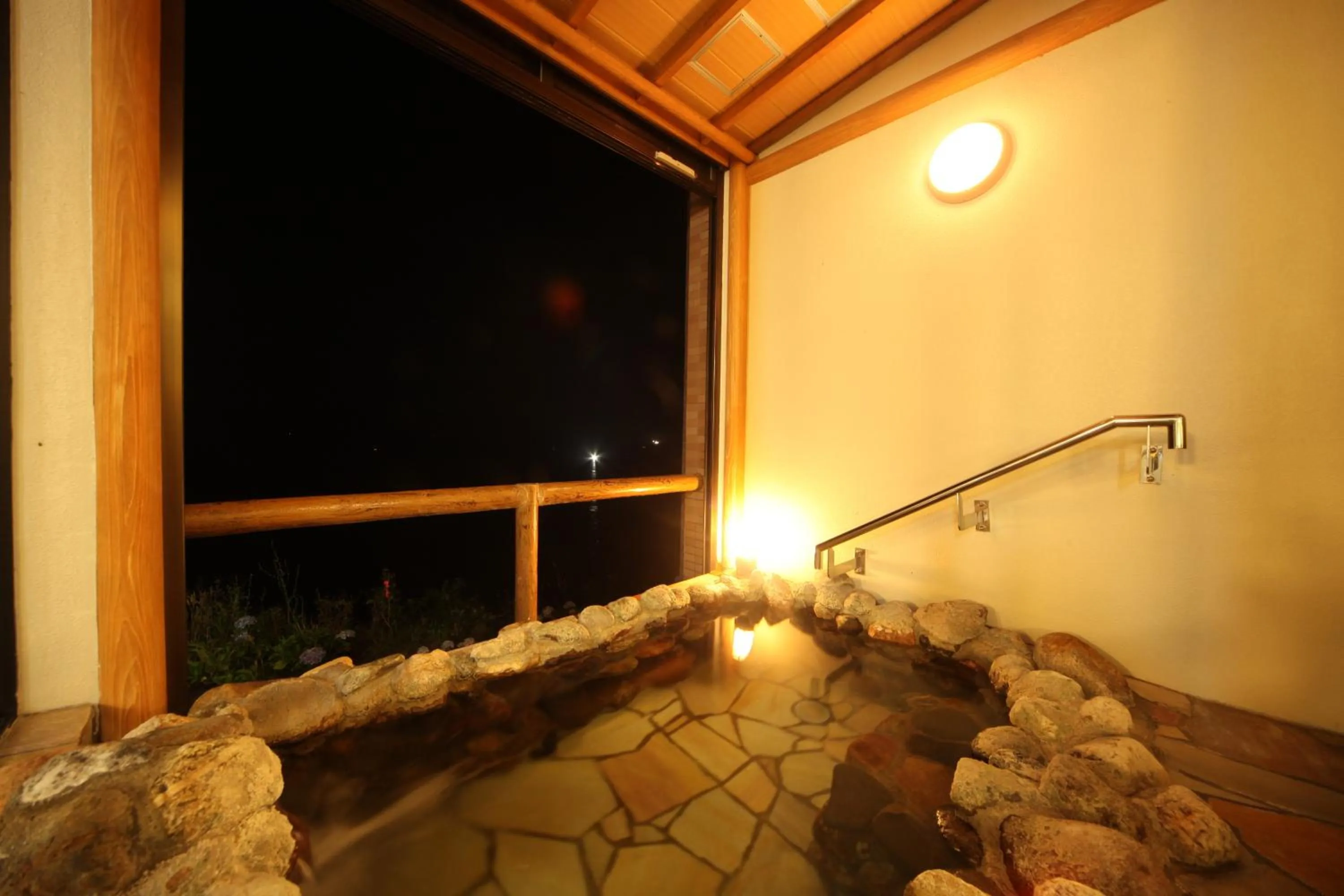 Hot Spring Bath in Hotel Tappi