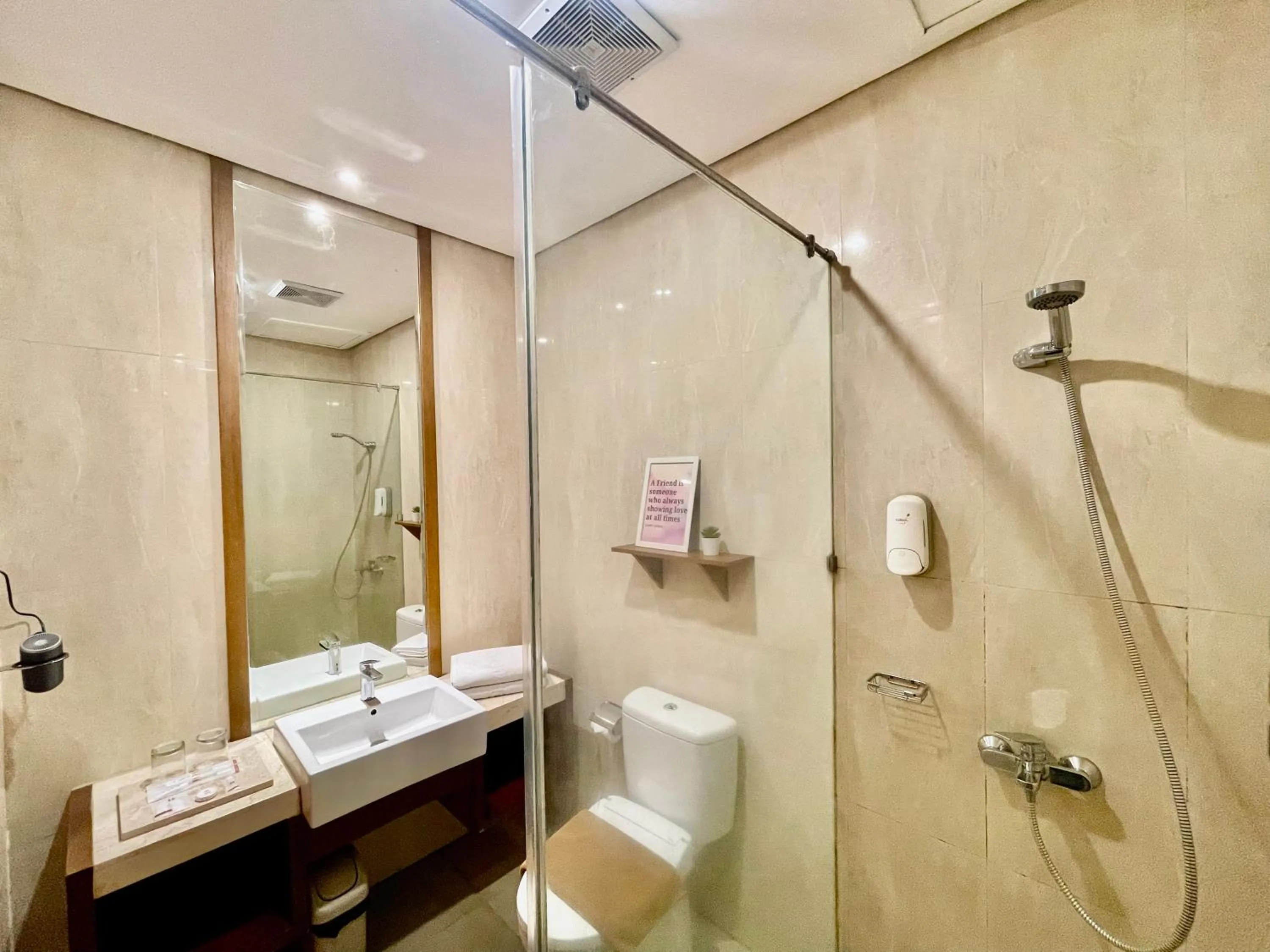 Bathroom in Hemangini Hotel Bandung