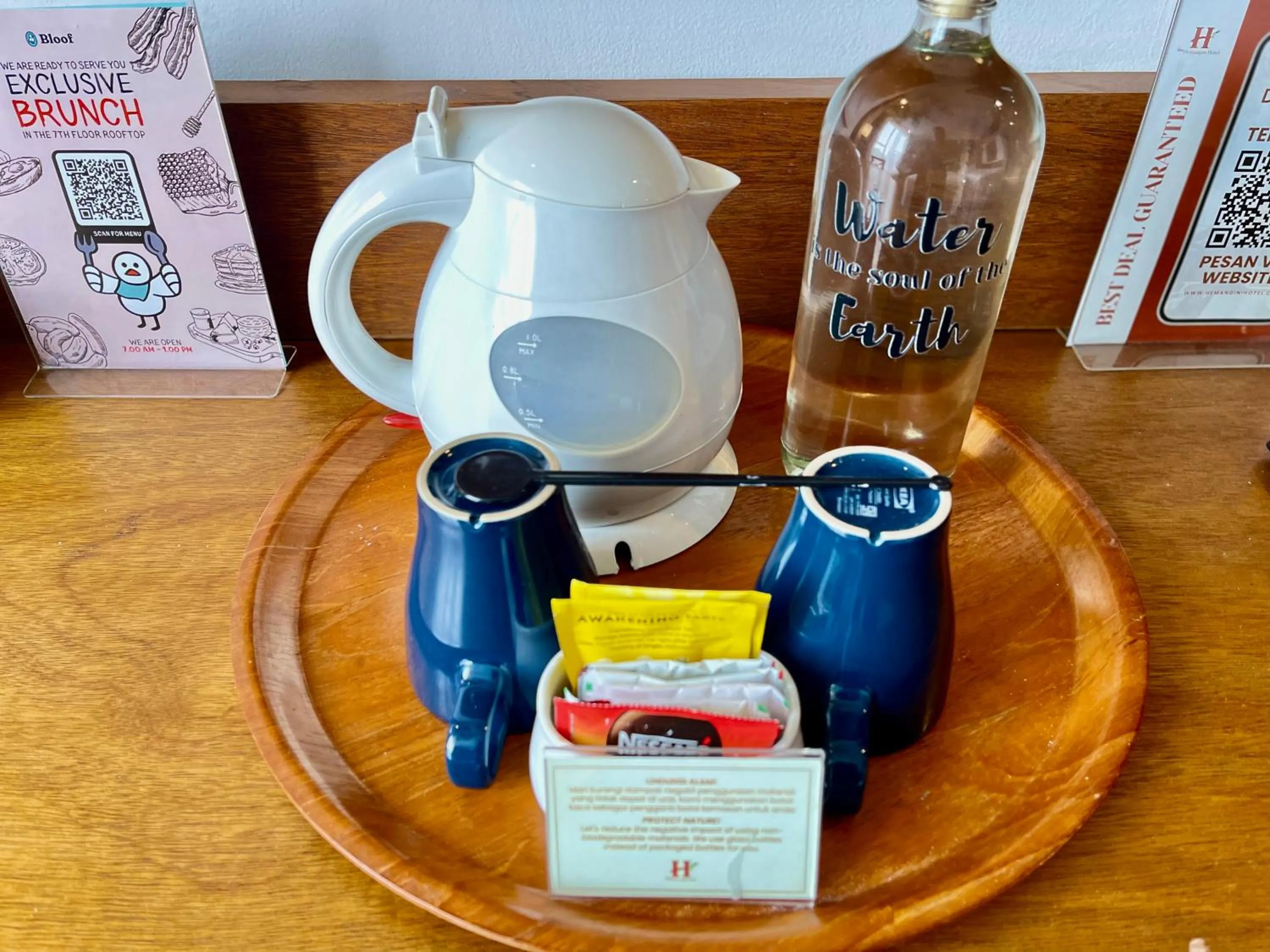 Coffee/tea facilities in Hemangini Hotel Bandung