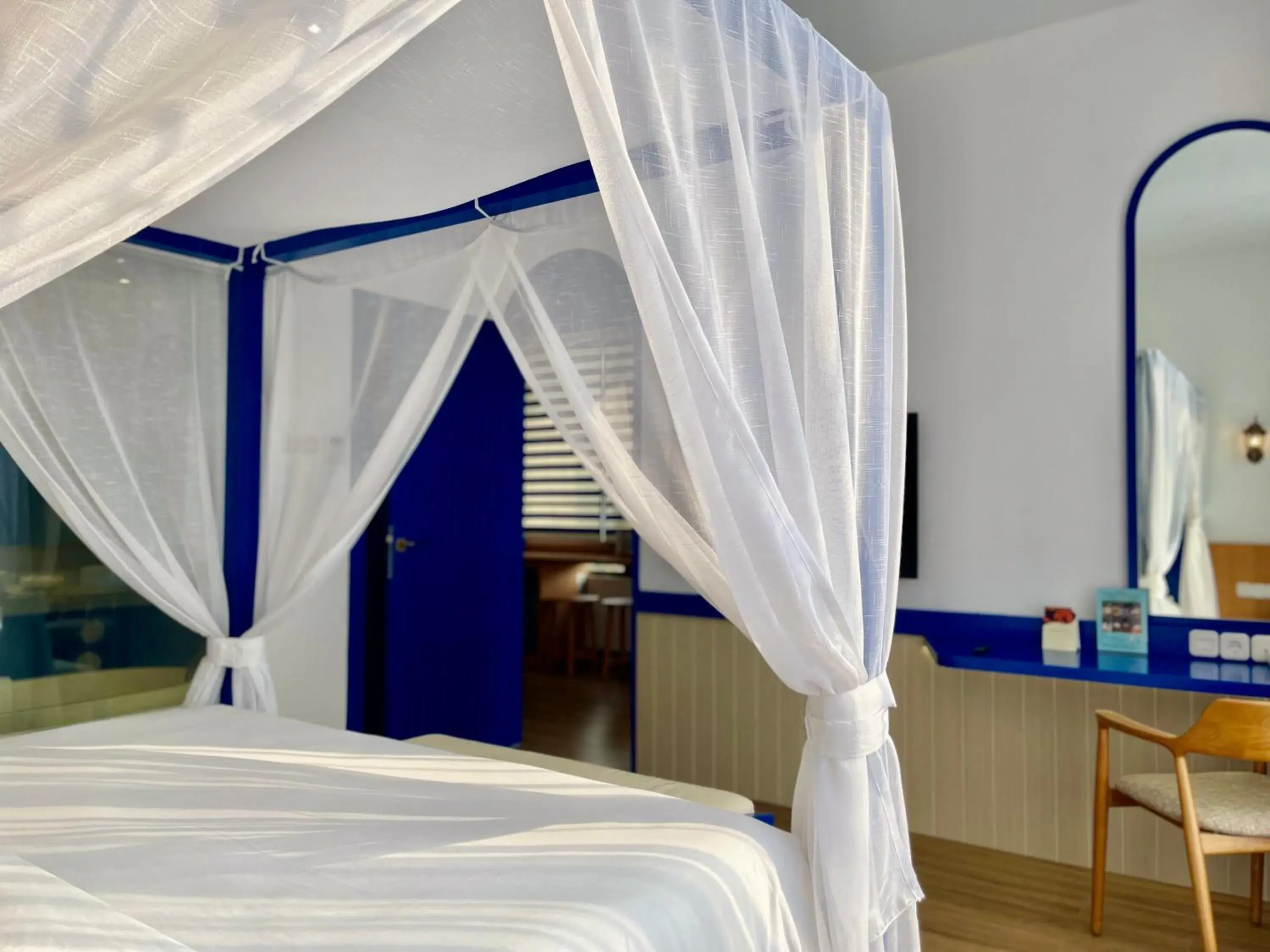 Suite Santorini King Bed in Hemangini Hotel Bandung Suite Santorini King Bed in Hemangini Hotel Bandung