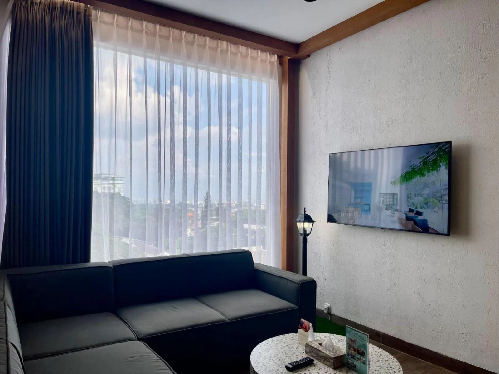 TV and multimedia in Hemangini Hotel Bandung