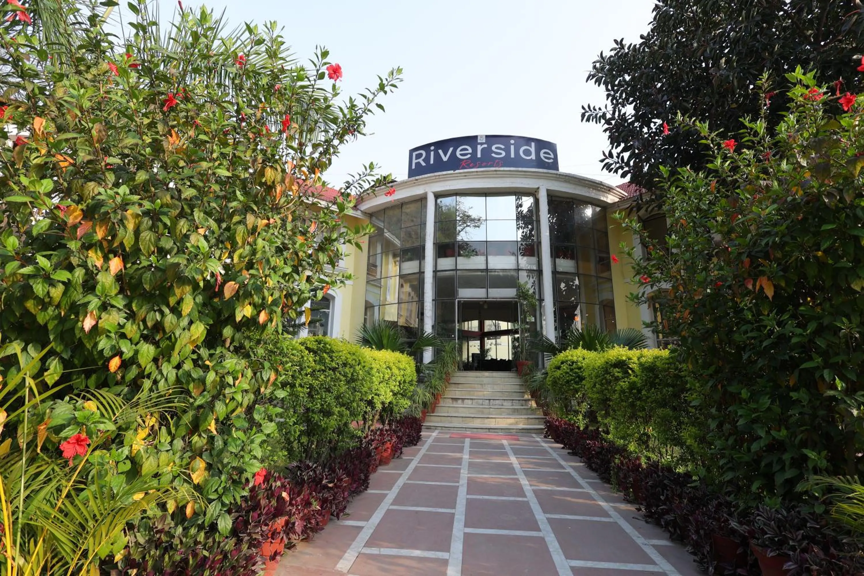 Facade/entrance in Riverside Resorts