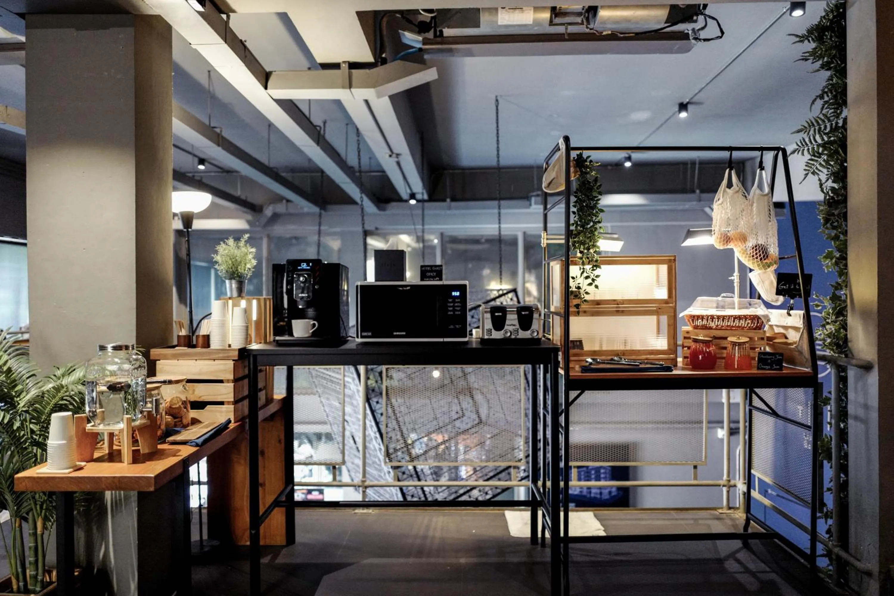 Food and drinks in THA City Loft by TH District