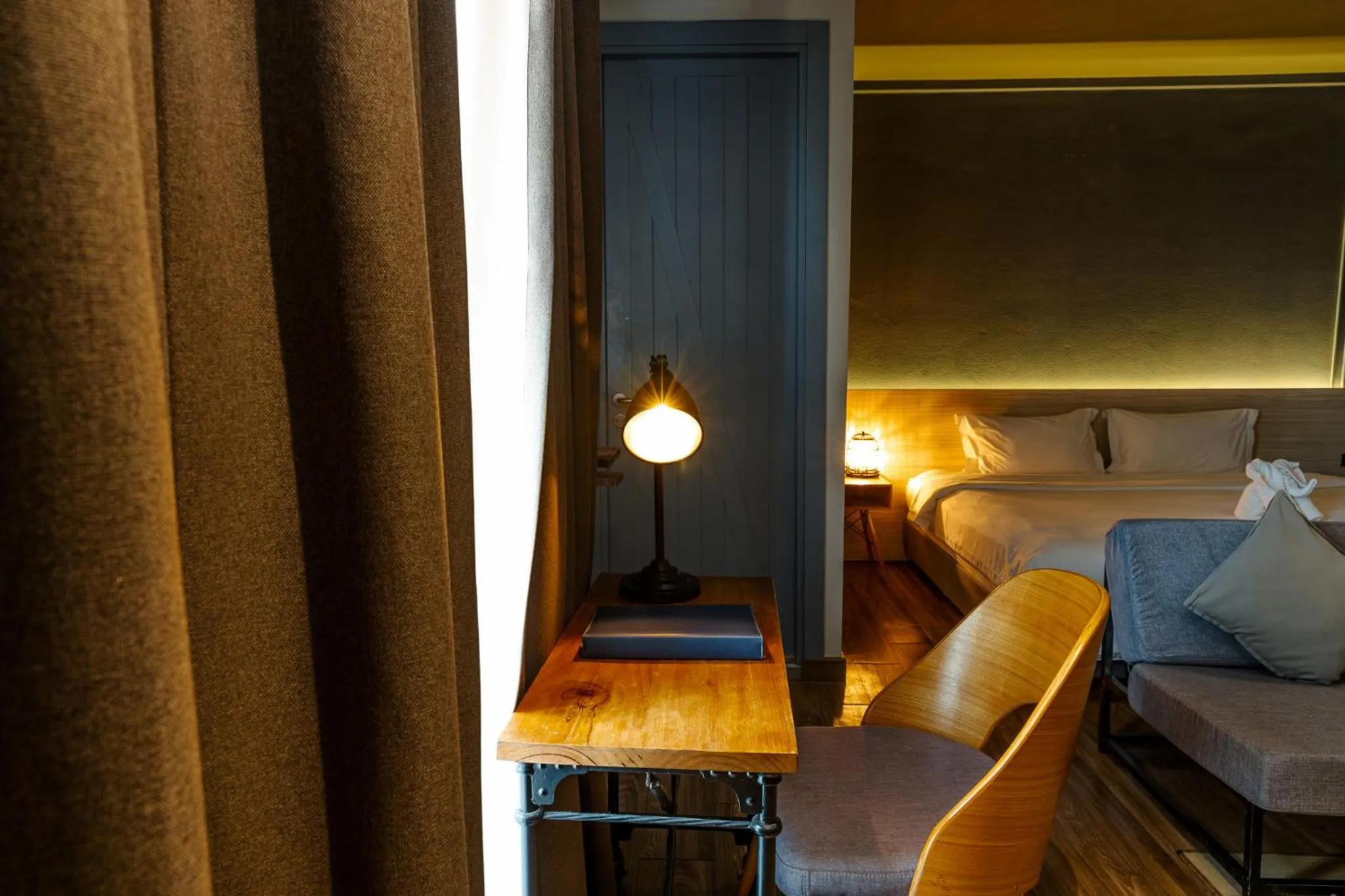 Seating area, Bed in THA City Loft by TH District