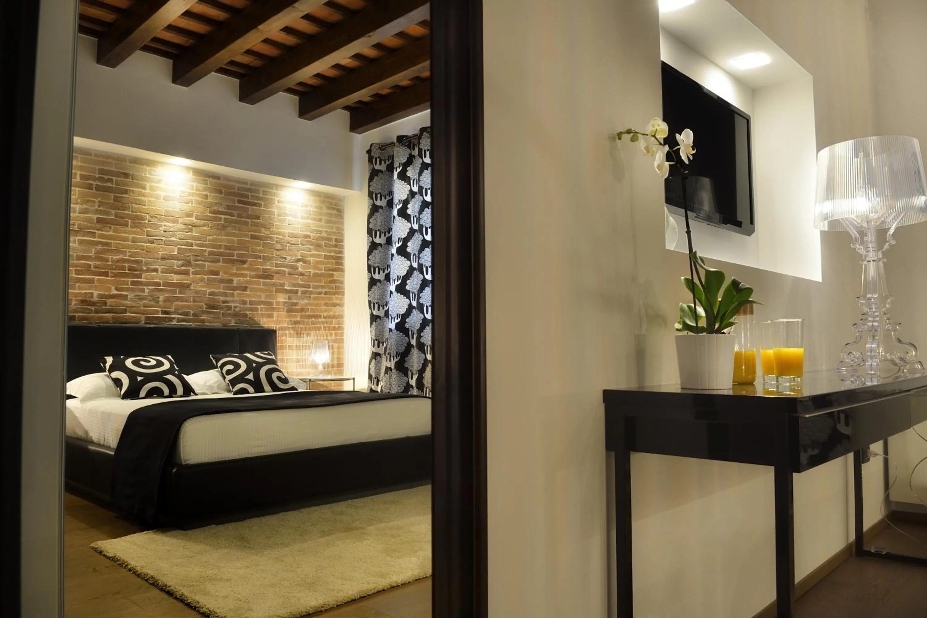 Photo of the whole room, Bed in Baglio Caruana Cantina & Relais