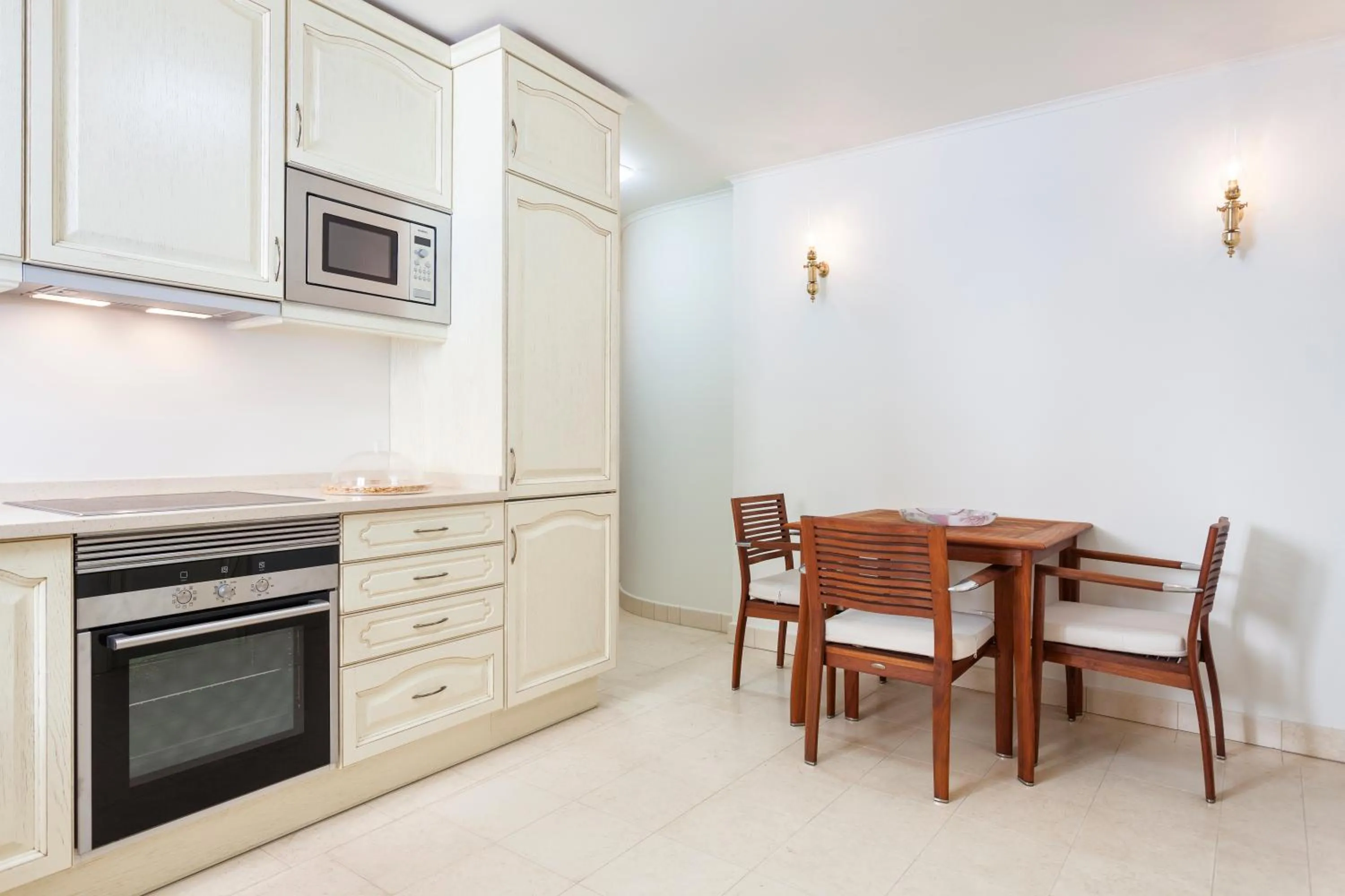 Kitchen or kitchenette in Residence Estrela do Mar