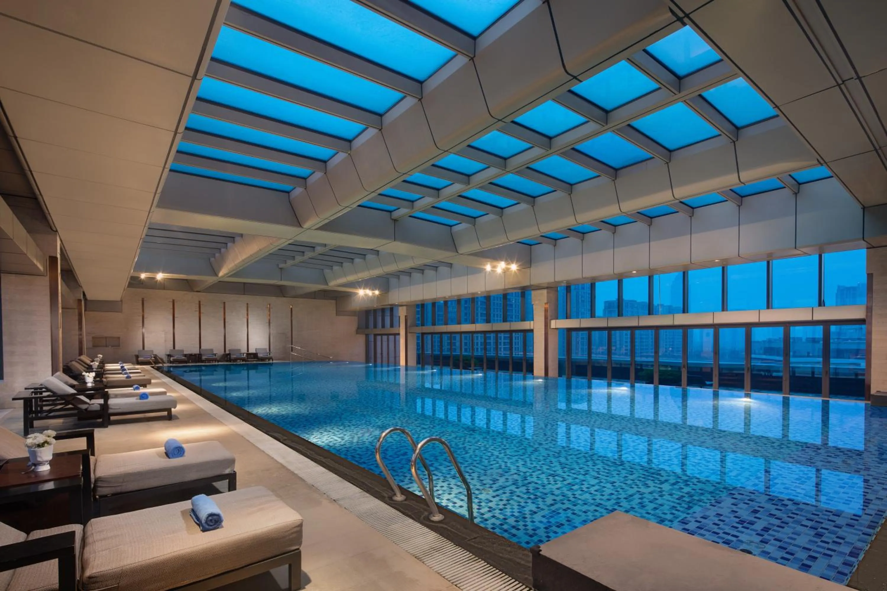 Swimming pool in Pullman Haining