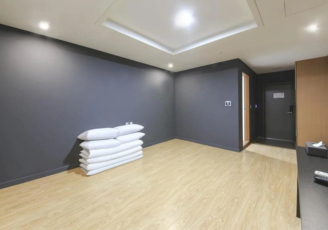 Jeju Parkside Tourist Hotel