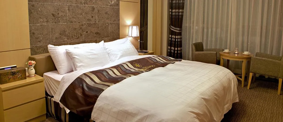 The Class 300 Hotel and Resort