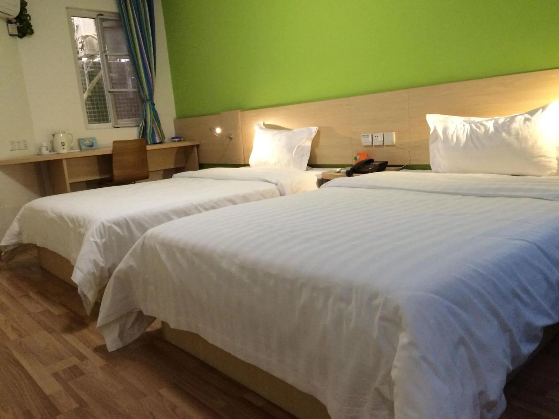 Bed in 7Days Inn Chengdu Sichuan Normal University Chenglong Campus, Jingji Harbor