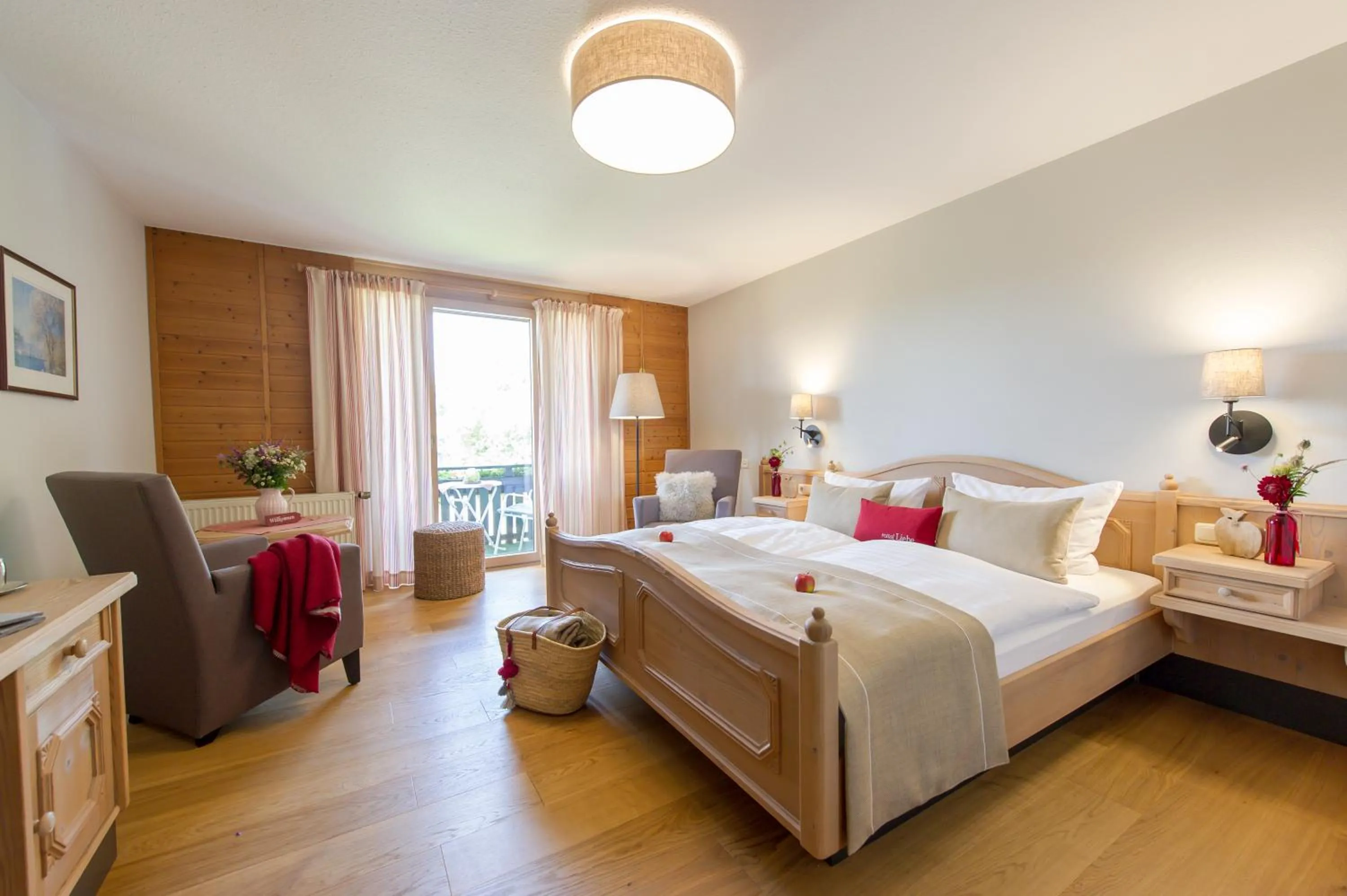 Photo of the whole room, Bed in Hotel Sankt Leonhard - Dein Wohlfühlort zum Loslassen und Kraftschöpfen
