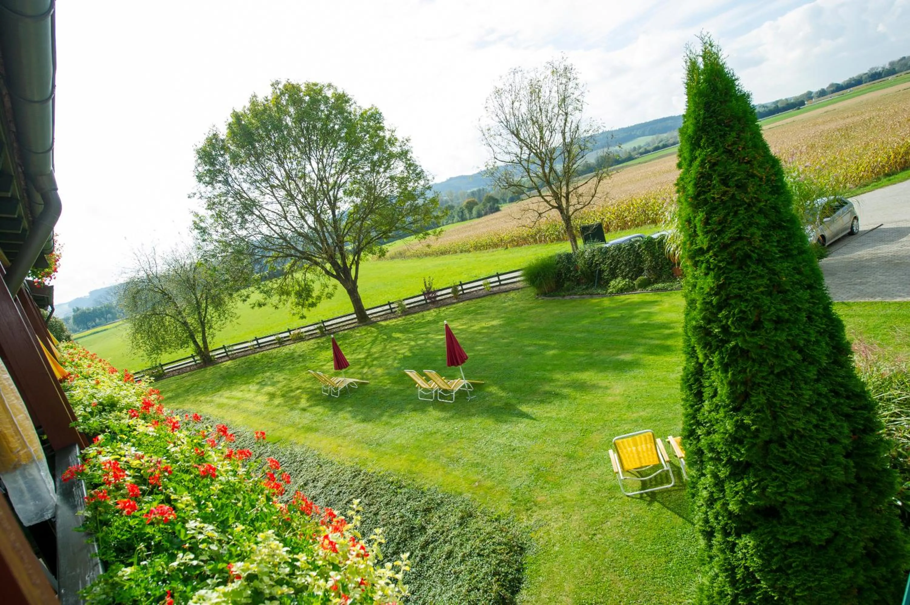 Garden view in Hotel Sankt Leonhard - Dein Wohlfühlort zum Loslassen und Kraftschöpfen