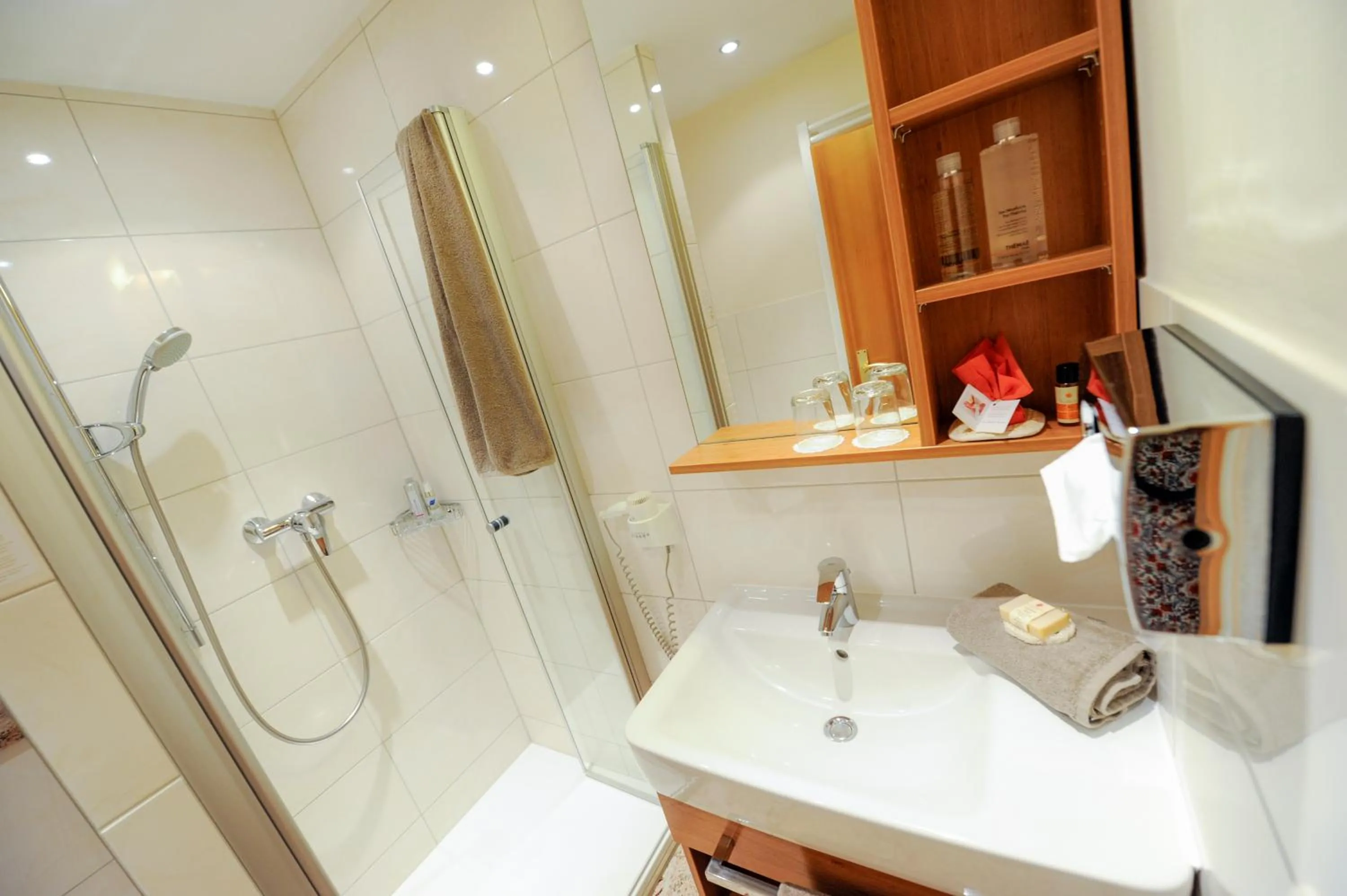 Shower in Hotel Sankt Leonhard - Dein Wohlfühlort zum Loslassen und Kraftschöpfen