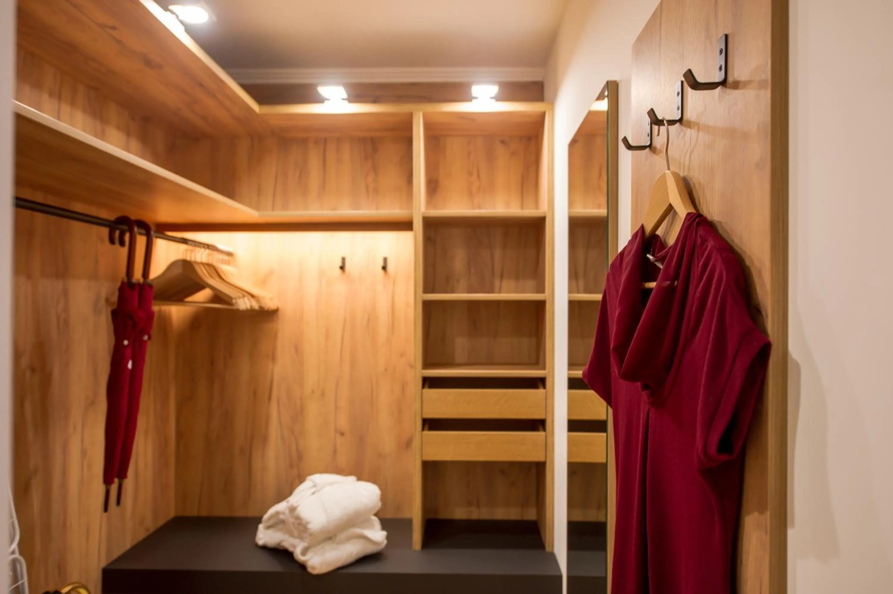 wardrobe in Hotel Sankt Leonhard - Dein Wohlfühlort zum Loslassen und Kraftschöpfen