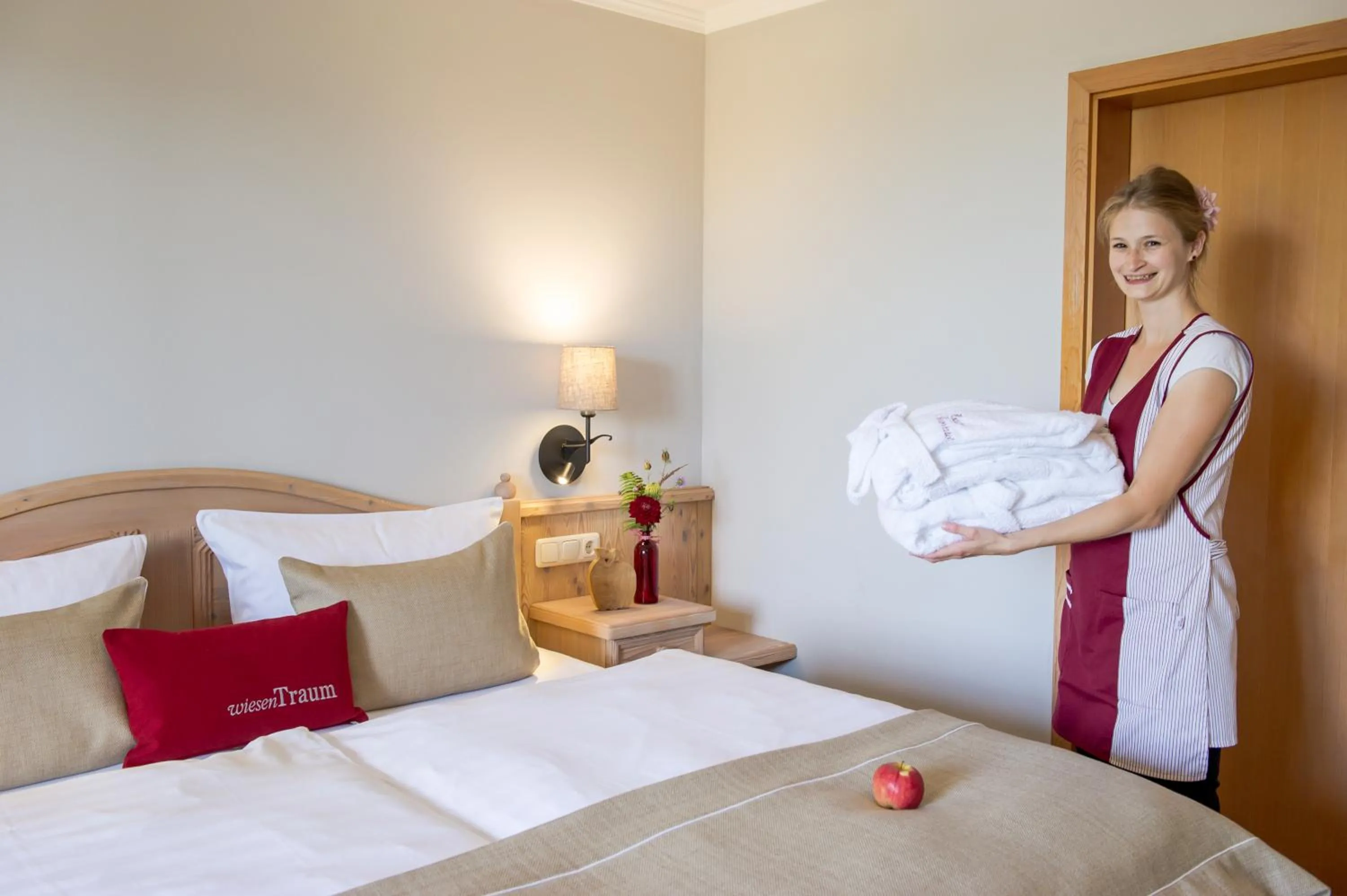 Bed in Hotel Sankt Leonhard - Dein Wohlfühlort zum Loslassen und Kraftschöpfen