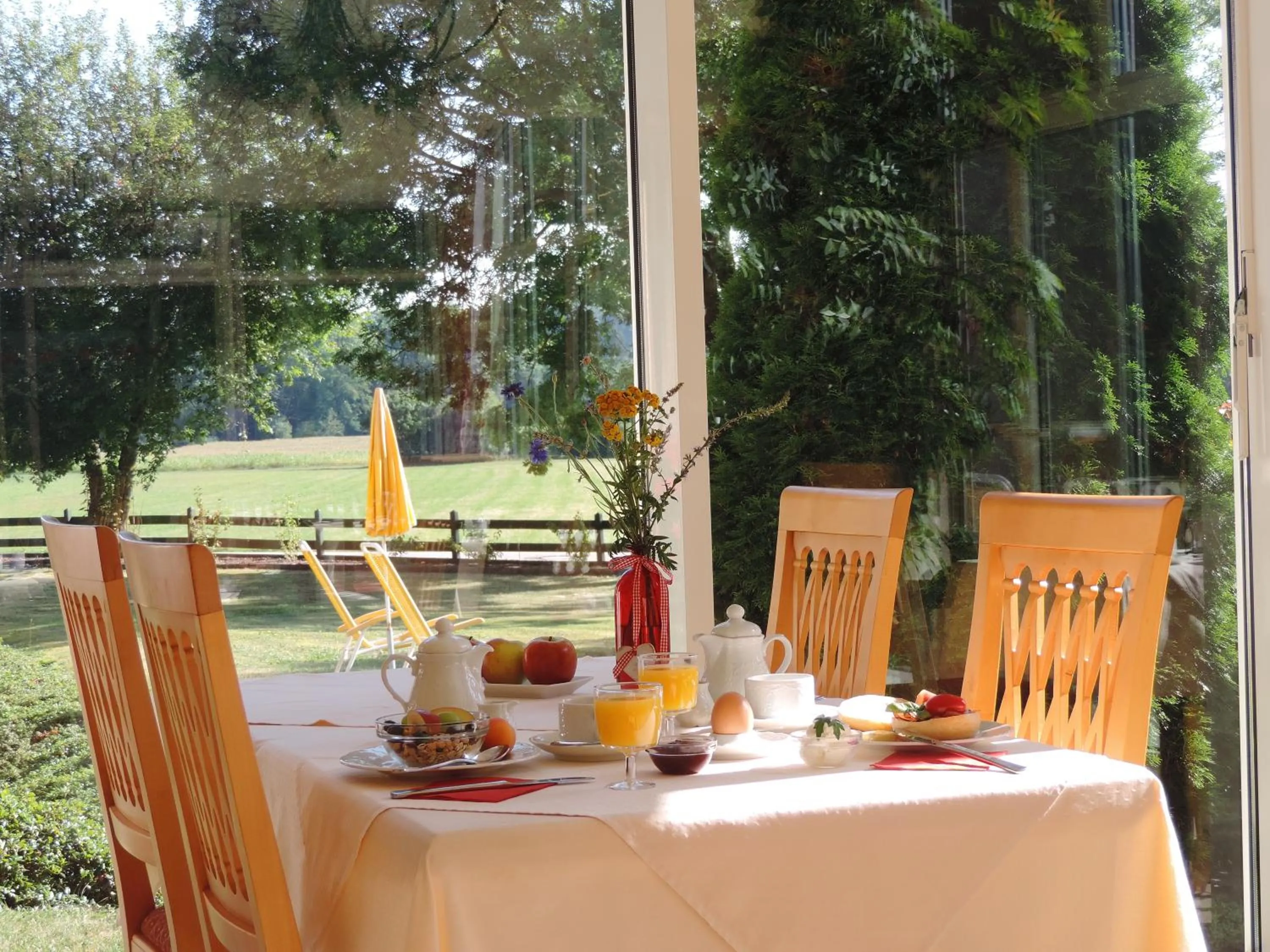 Garden view in Hotel Sankt Leonhard - Dein Wohlfühlort zum Loslassen und Kraftschöpfen