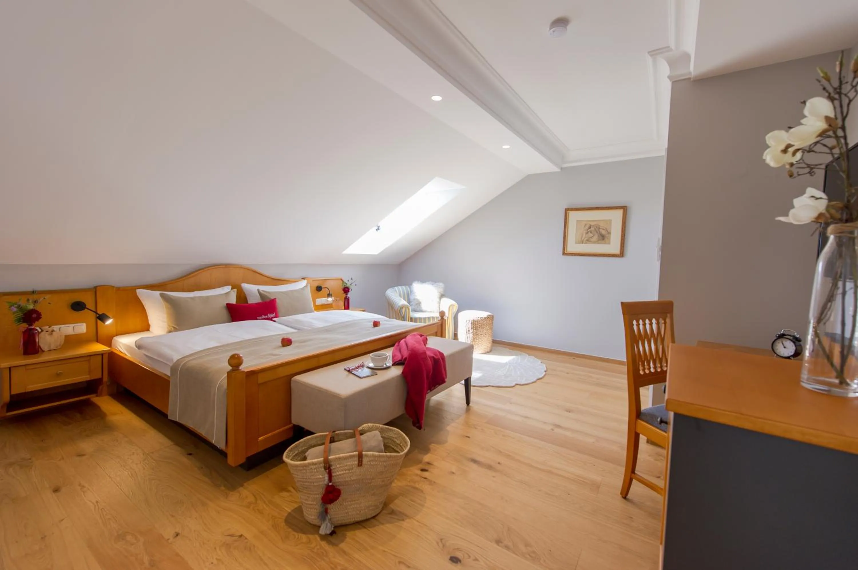 Bed in Hotel Sankt Leonhard - Dein Wohlfühlort zum Loslassen und Kraftschöpfen