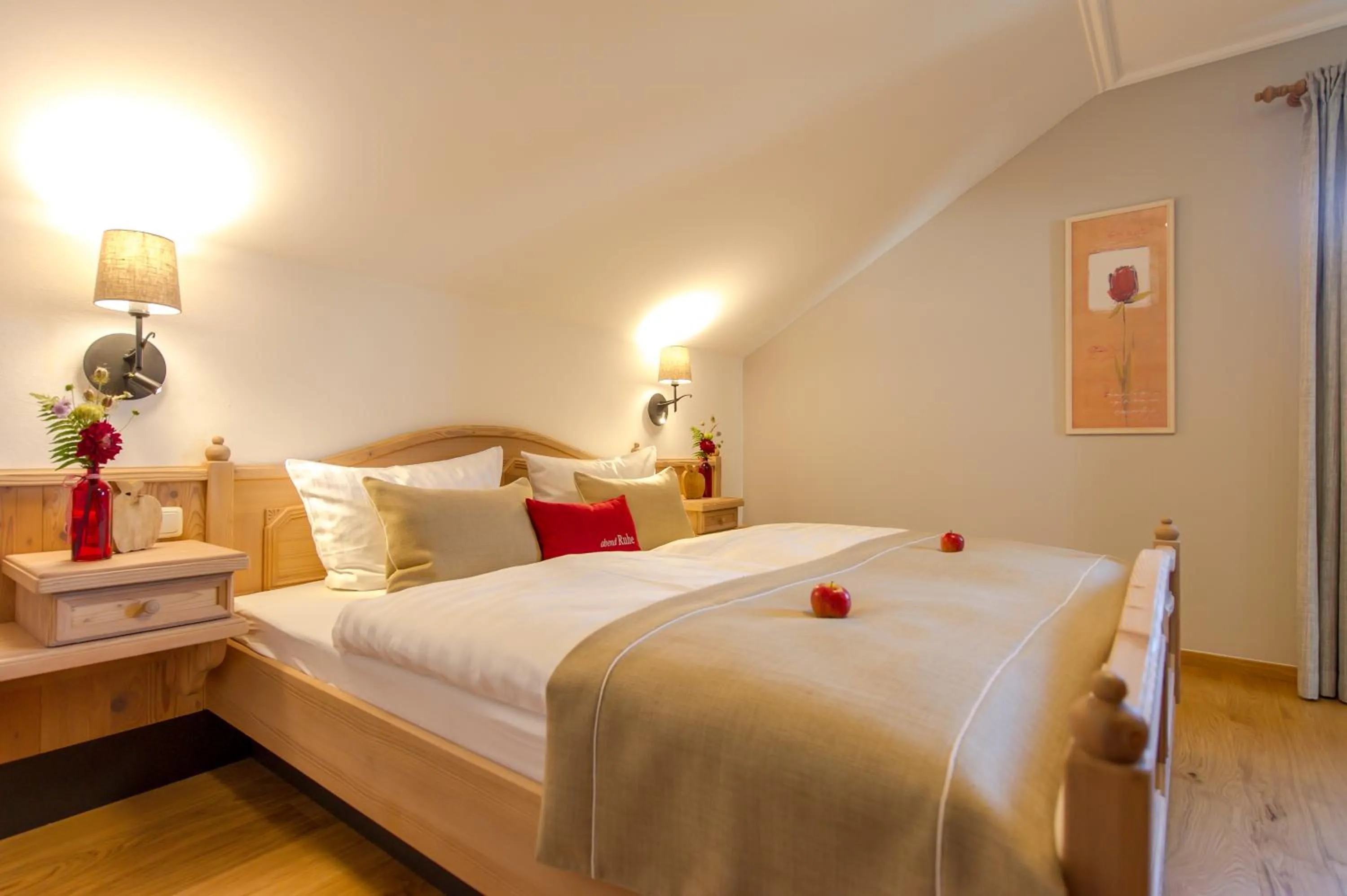 Bed in Hotel Sankt Leonhard - Dein Wohlfühlort zum Loslassen und Kraftschöpfen