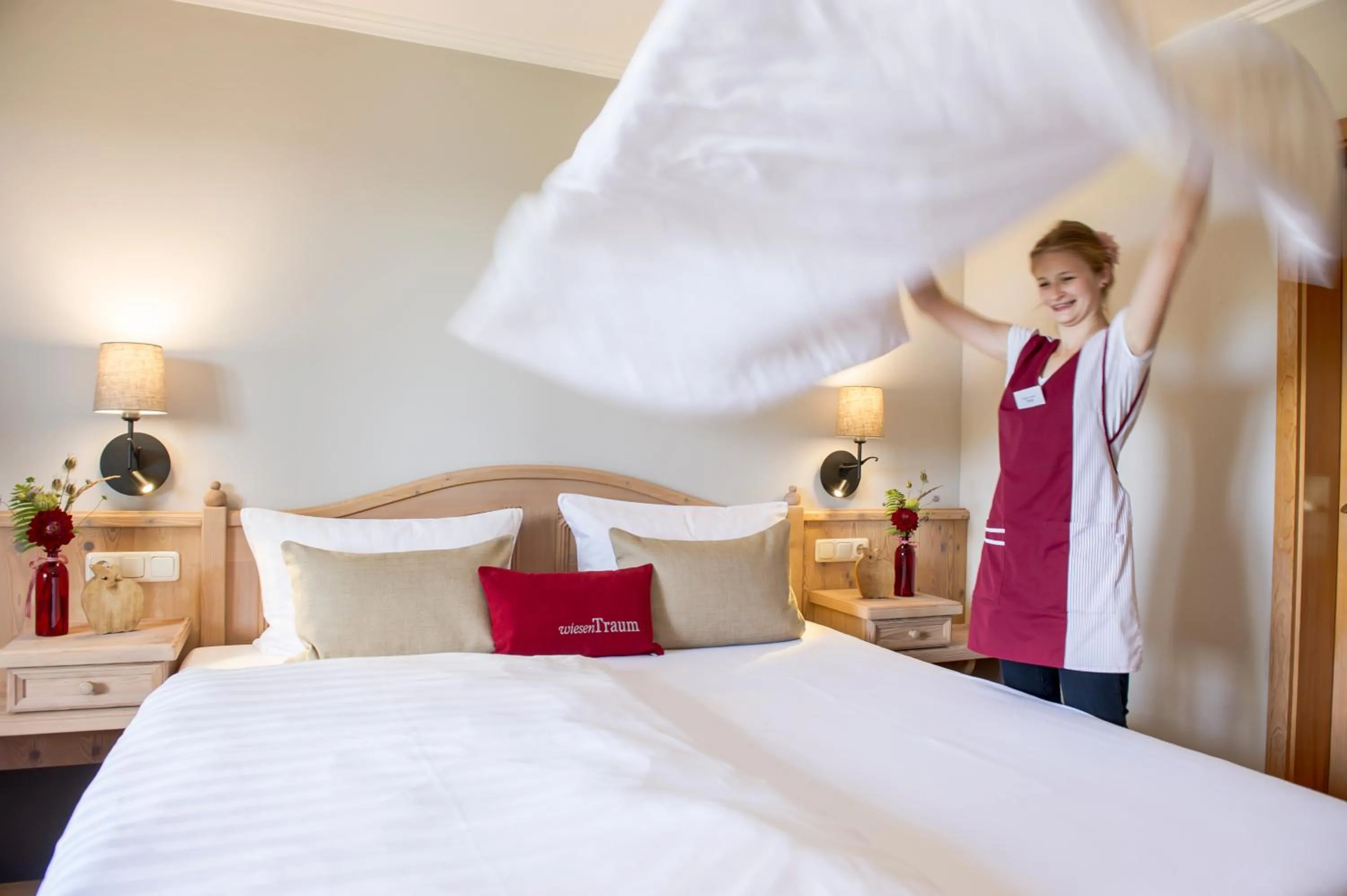 People, Bed in Hotel Sankt Leonhard - Dein Wohlfühlort zum Loslassen und Kraftschöpfen