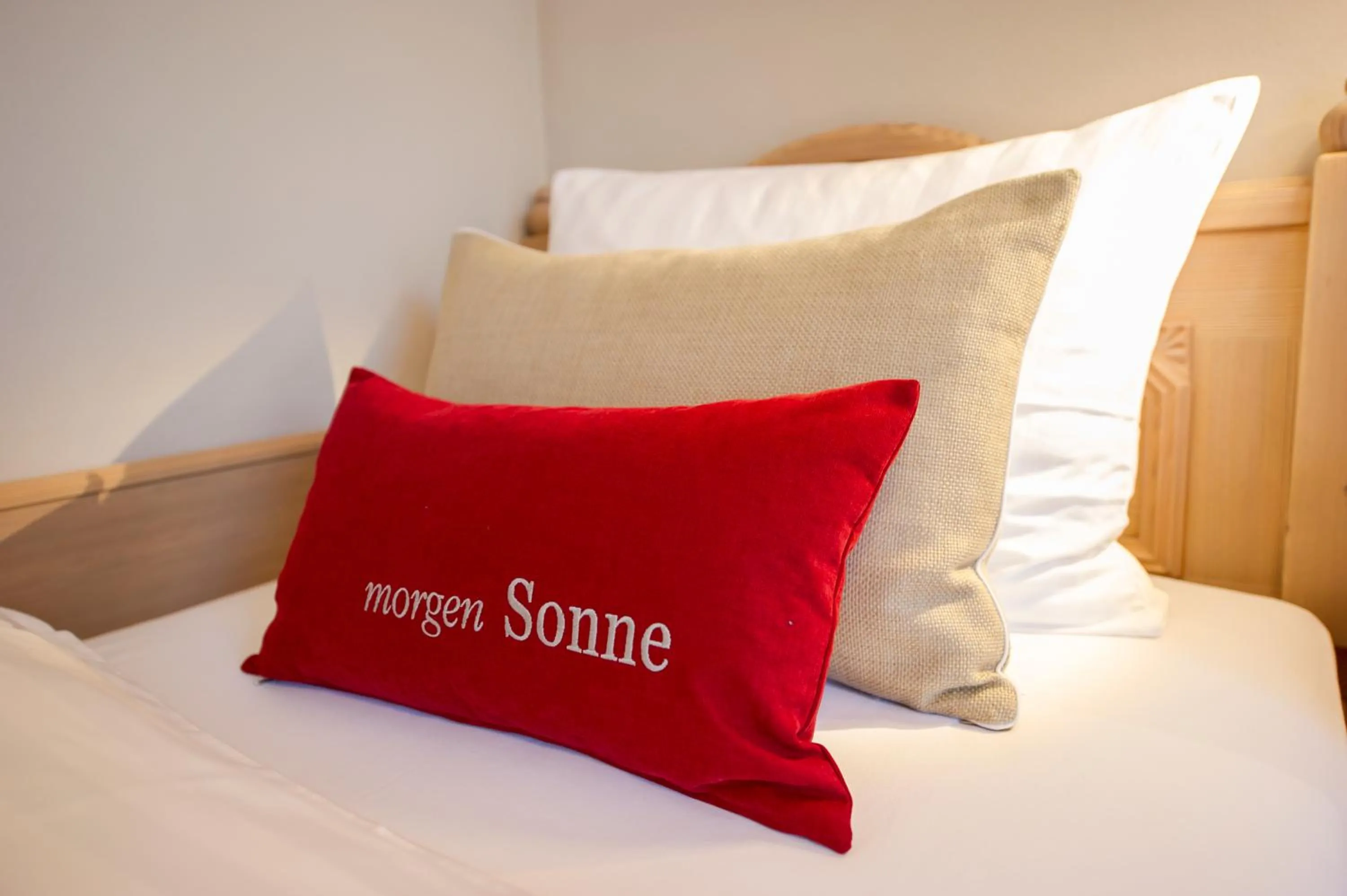 Decorative detail, Bed in Hotel Sankt Leonhard - Dein Wohlfühlort zum Loslassen und Kraftschöpfen